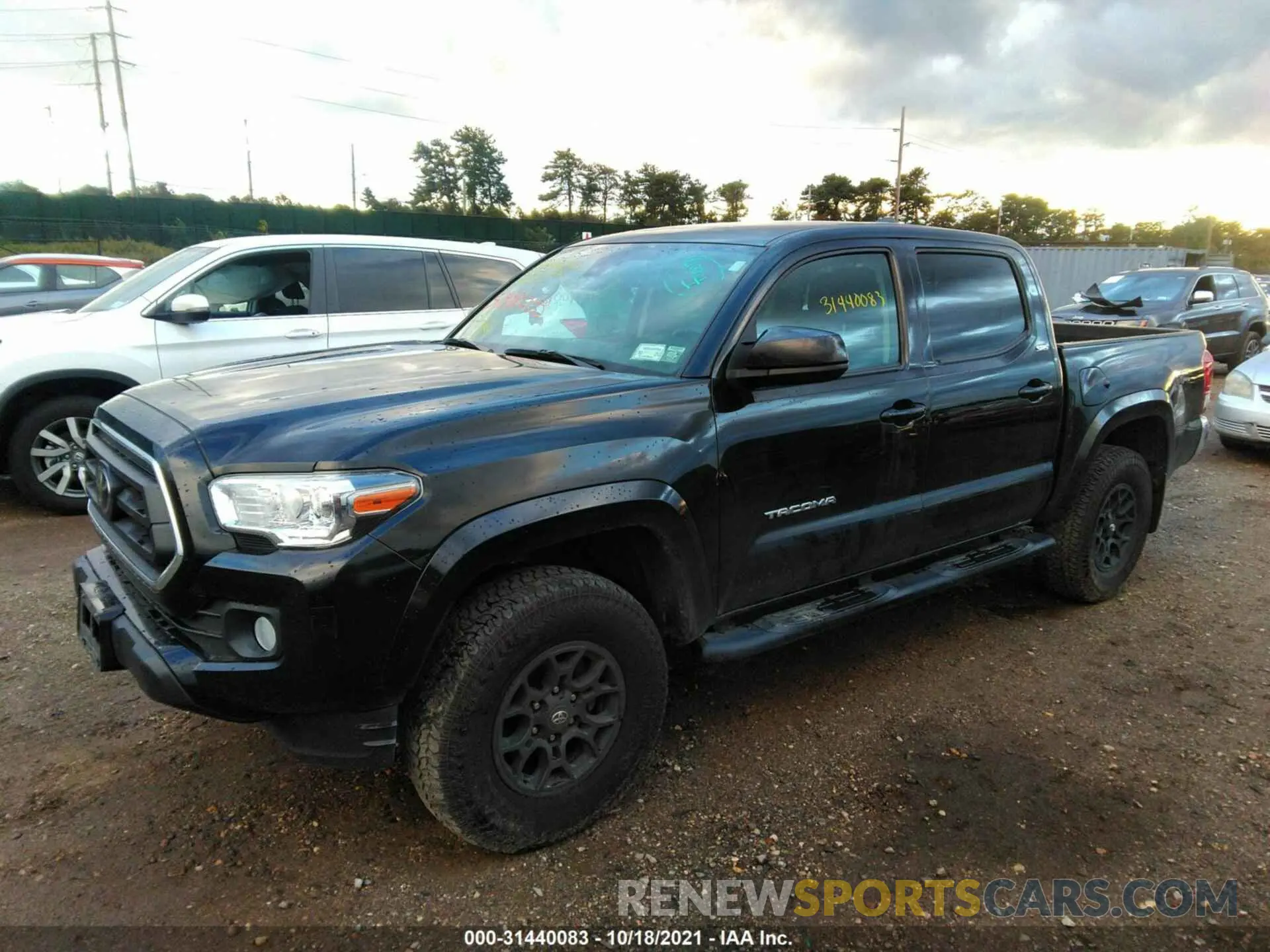 2 fotografías del automóvil dañado 3TMCZ5AN6LM301836 TOYOTA TACOMA 4WD 2020