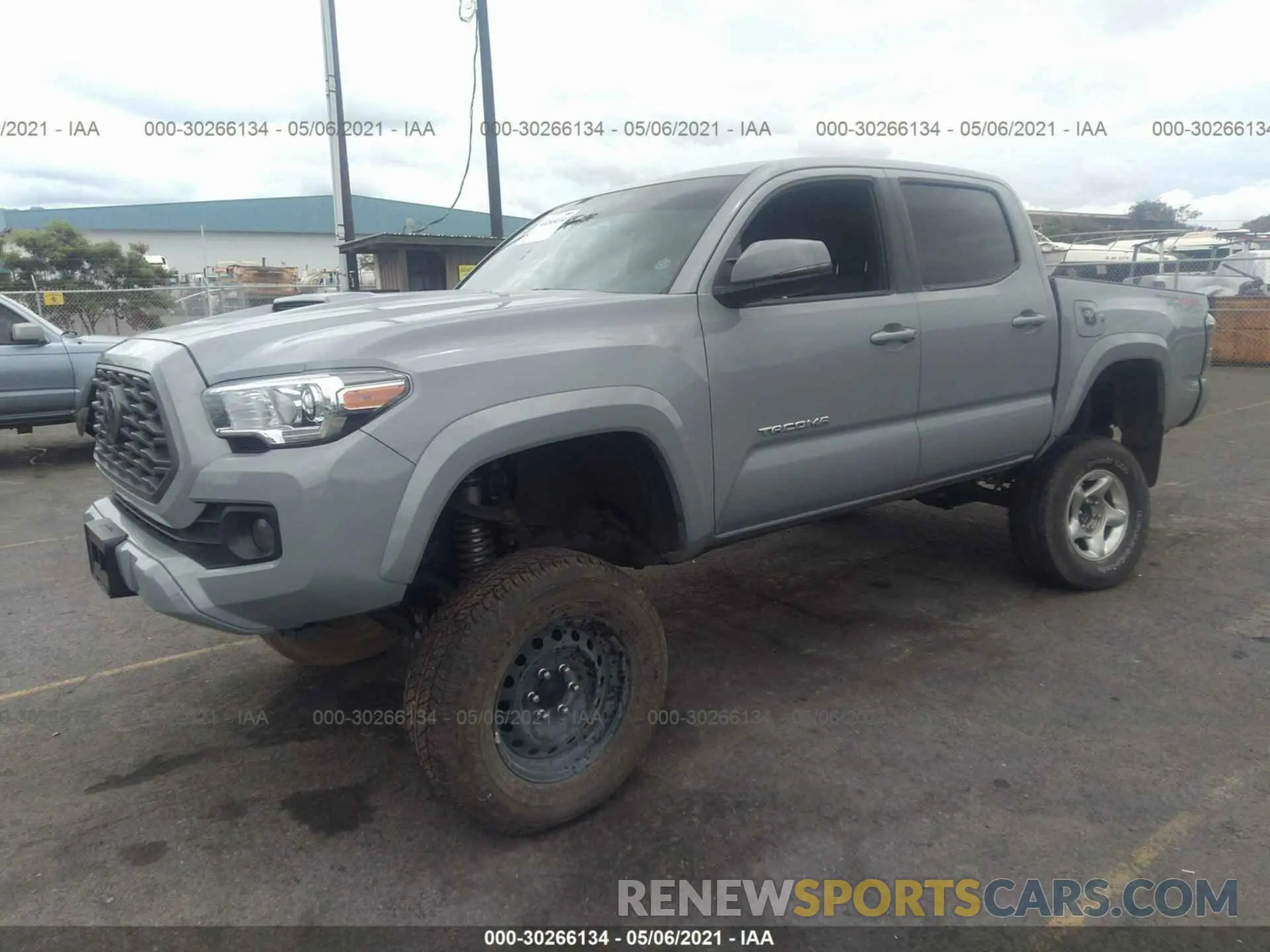2 fotografías del automóvil dañado 3TMCZ5AN7LM311968 TOYOTA TACOMA 4WD 2020