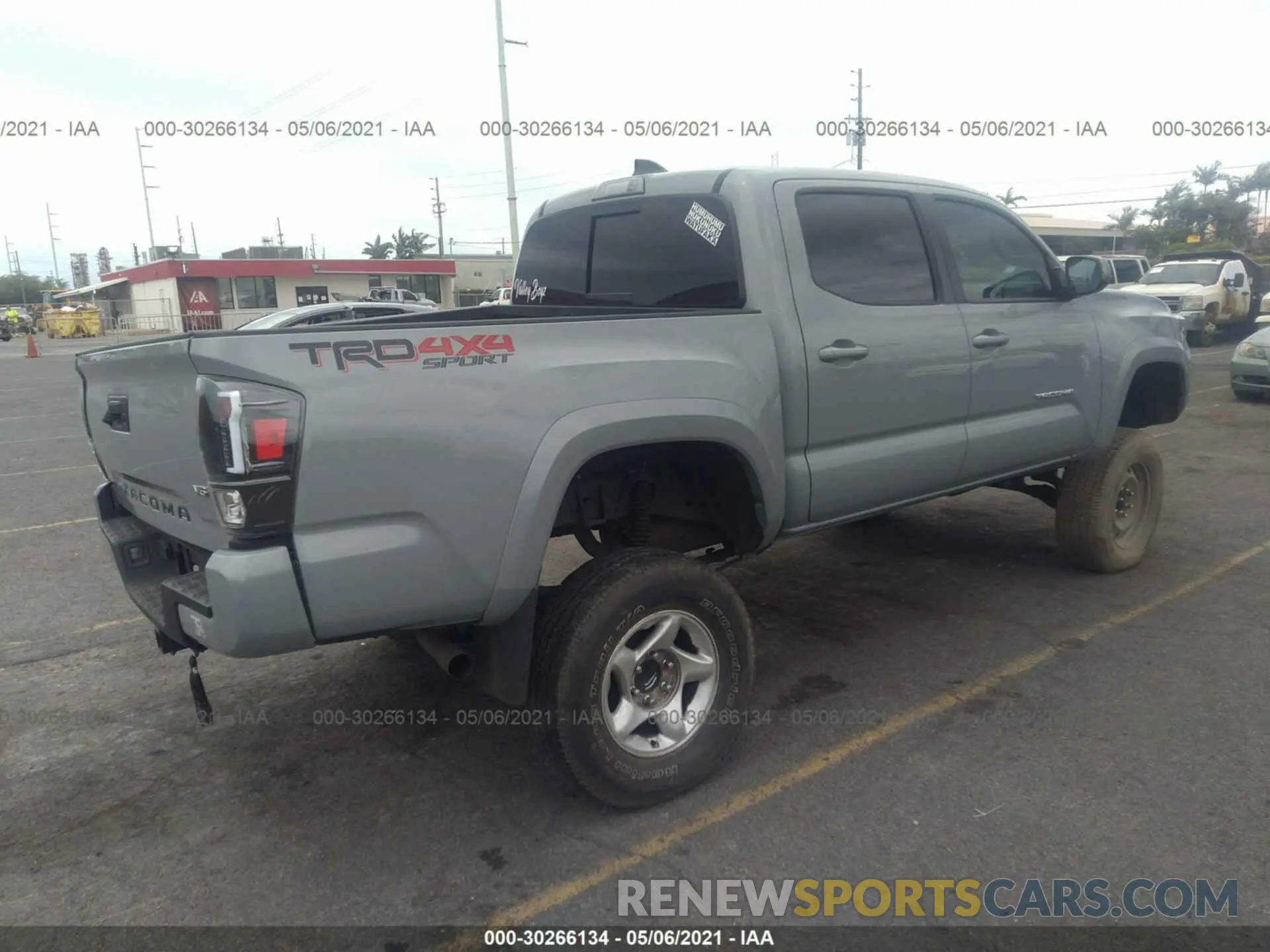4 fotografías del automóvil dañado 3TMCZ5AN7LM311968 TOYOTA TACOMA 4WD 2020