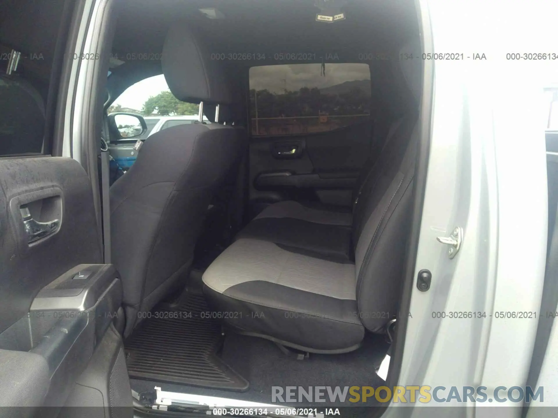 8 fotografías del automóvil dañado 3TMCZ5AN7LM311968 TOYOTA TACOMA 4WD 2020