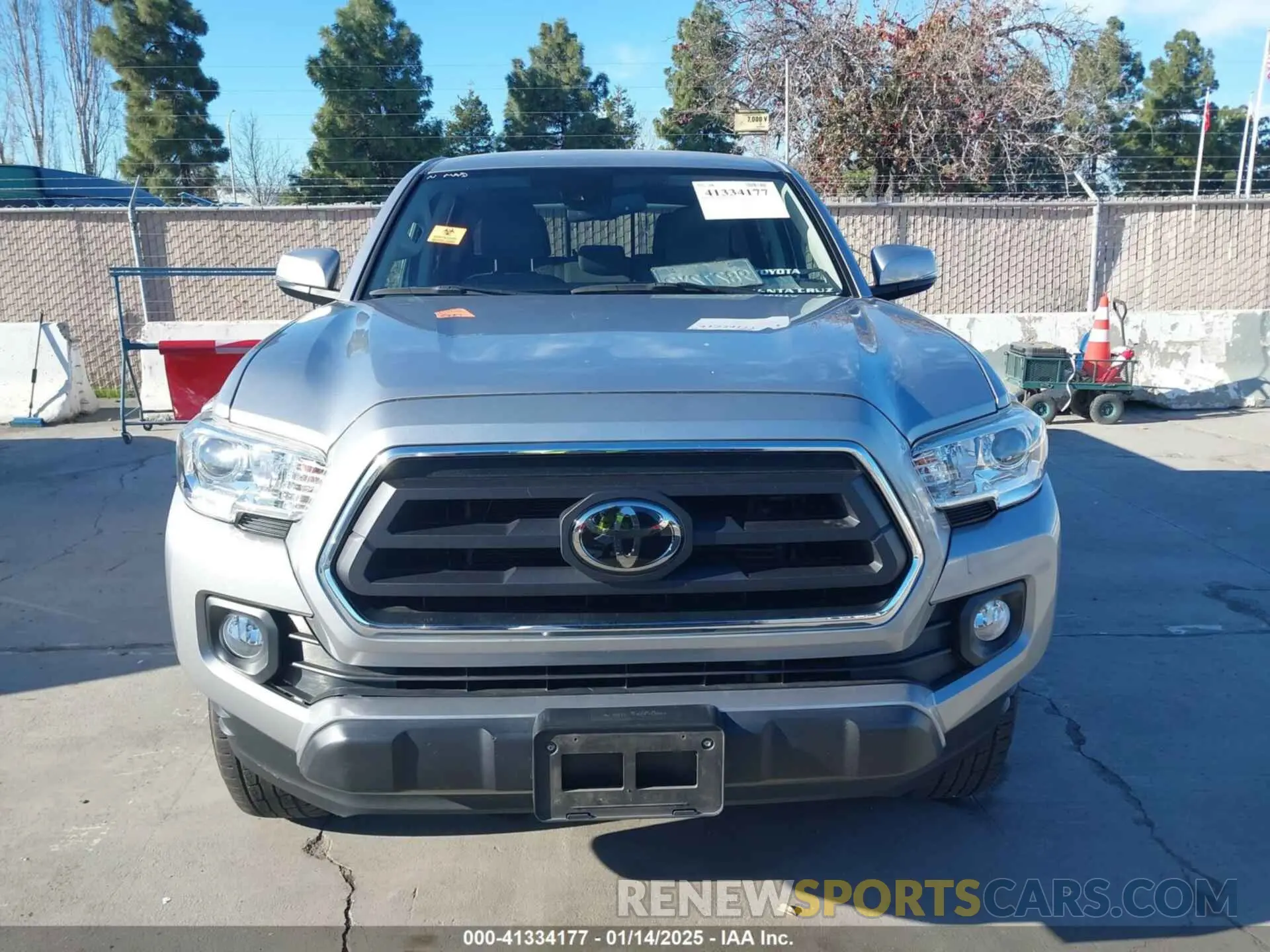 12 fotografías del automóvil dañado 3TMCZ5AN7LM329029 TOYOTA TACOMA 4WD 2020