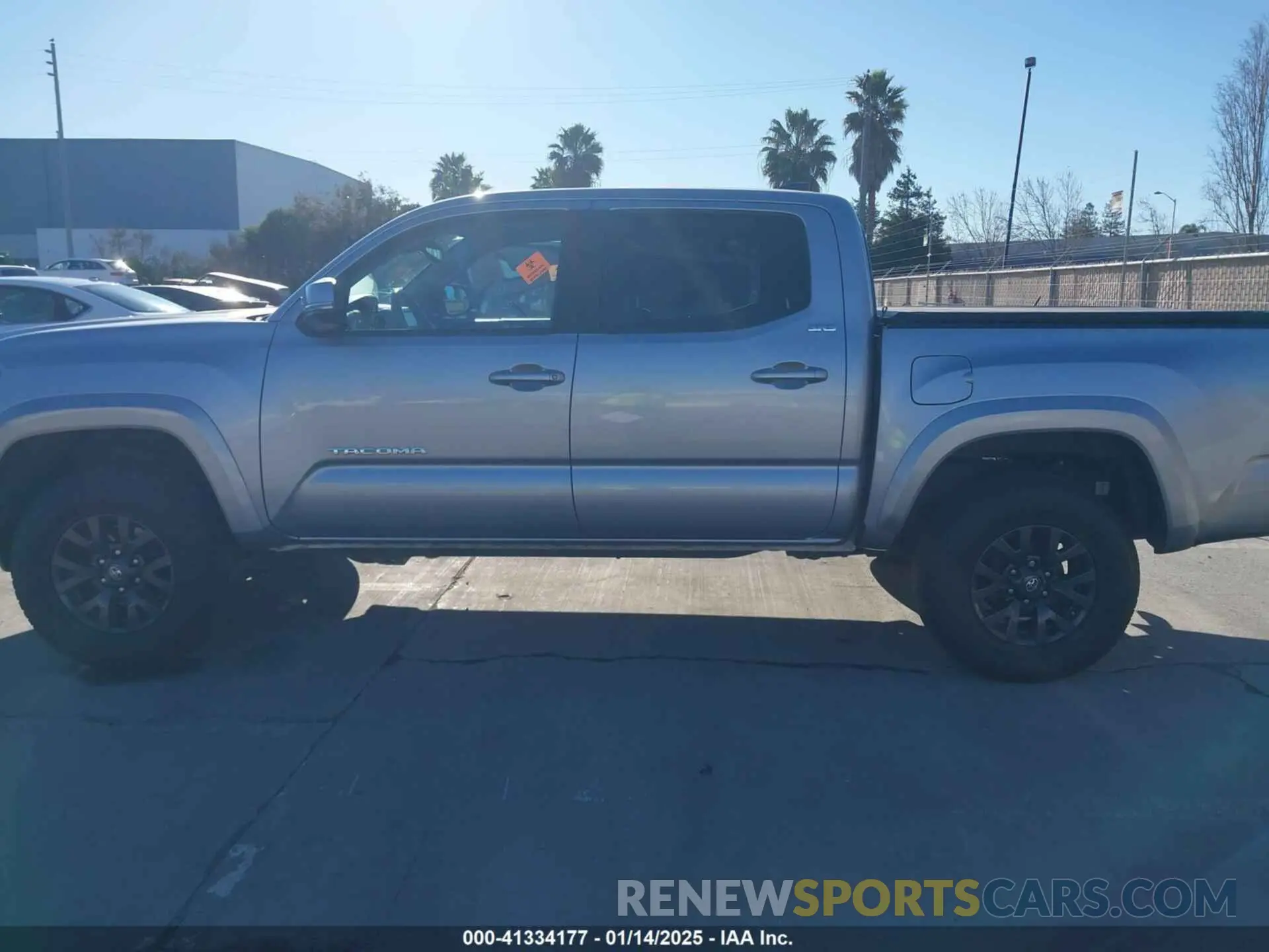 14 fotografías del automóvil dañado 3TMCZ5AN7LM329029 TOYOTA TACOMA 4WD 2020