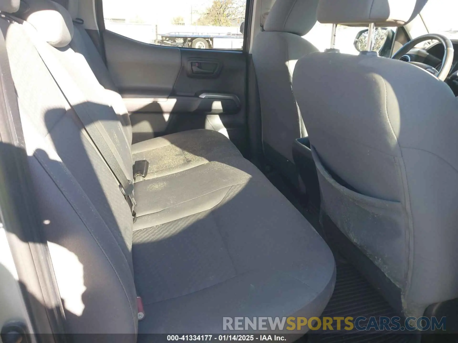 8 fotografías del automóvil dañado 3TMCZ5AN7LM329029 TOYOTA TACOMA 4WD 2020