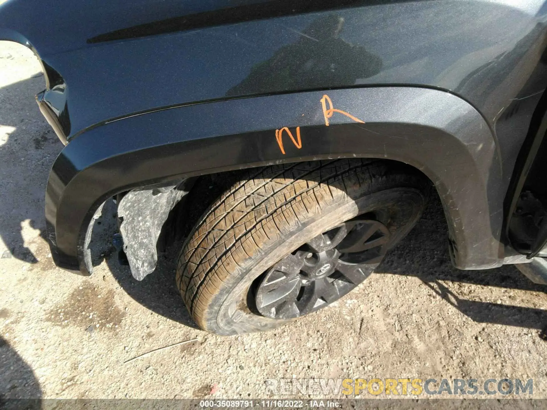 12 fotografías del automóvil dañado 3TMCZ5AN9LM306139 TOYOTA TACOMA 4WD 2020