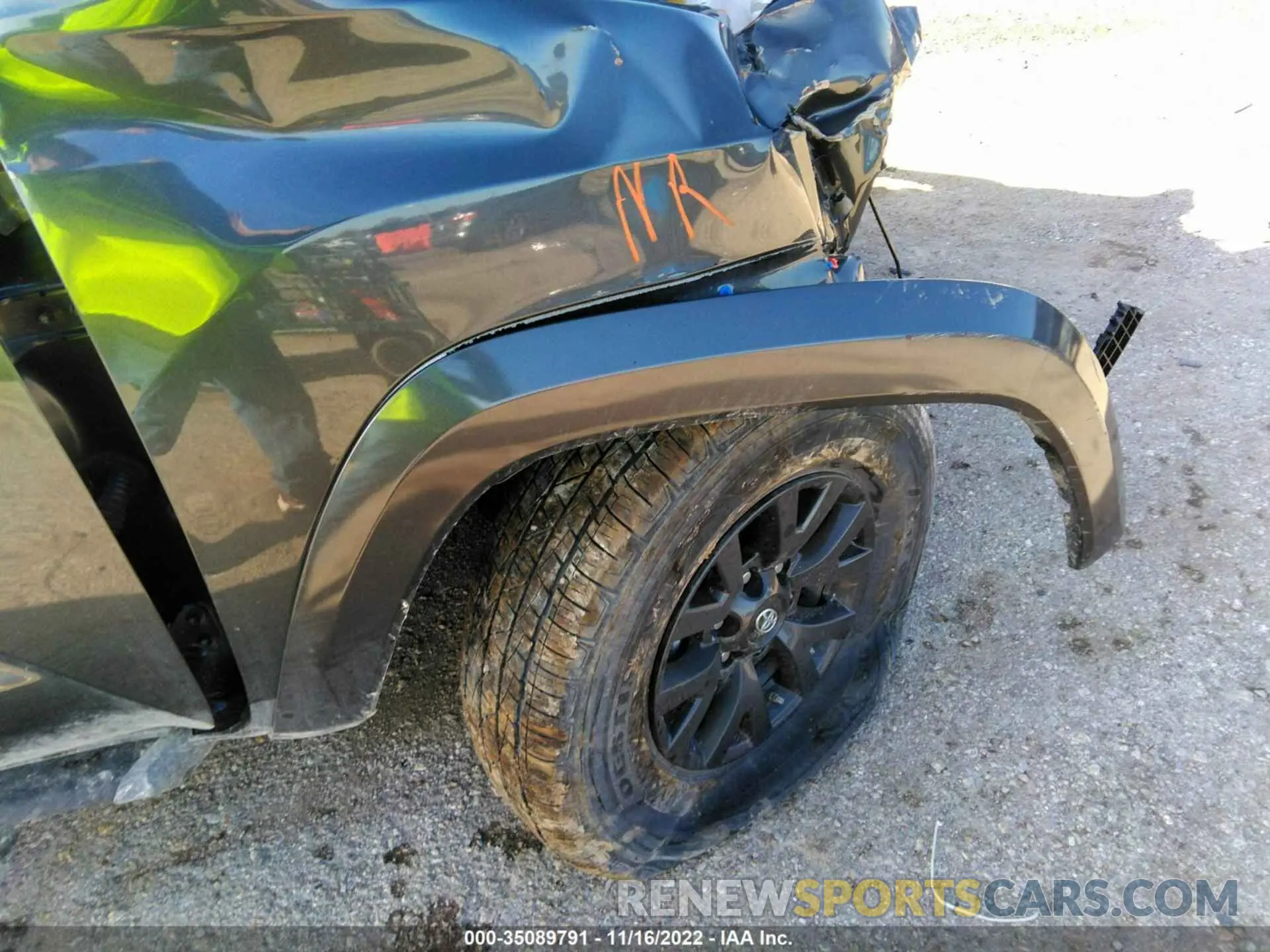 14 fotografías del automóvil dañado 3TMCZ5AN9LM306139 TOYOTA TACOMA 4WD 2020