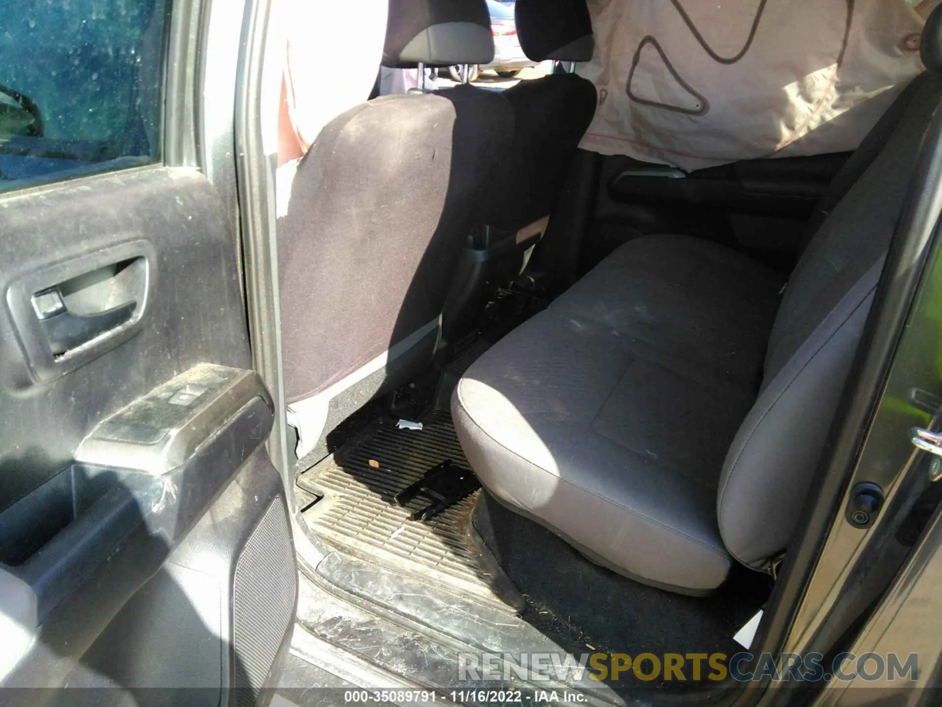 8 fotografías del automóvil dañado 3TMCZ5AN9LM306139 TOYOTA TACOMA 4WD 2020