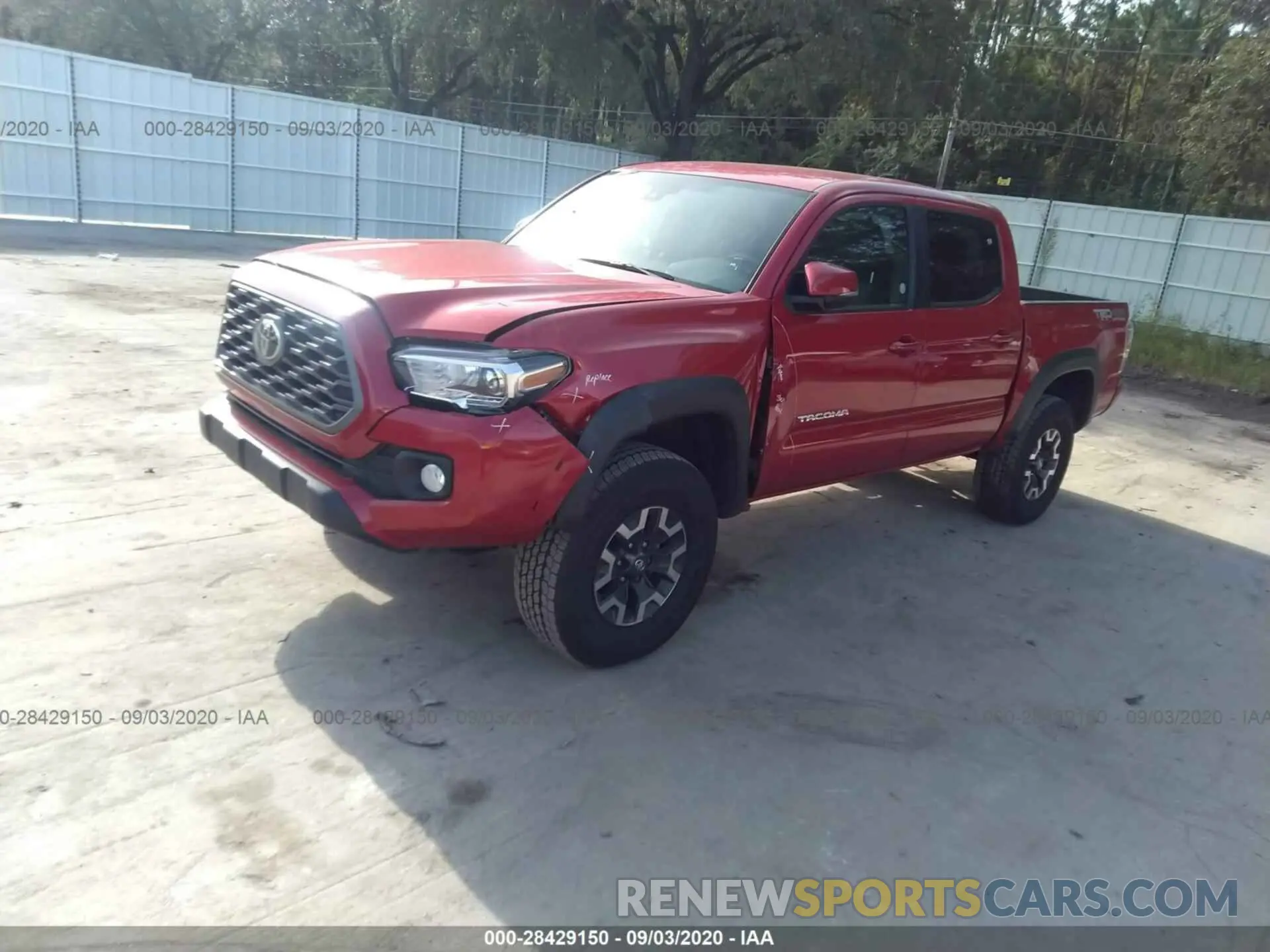 2 fotografías del automóvil dañado 3TMCZ5AN9LM310482 TOYOTA TACOMA 4WD 2020