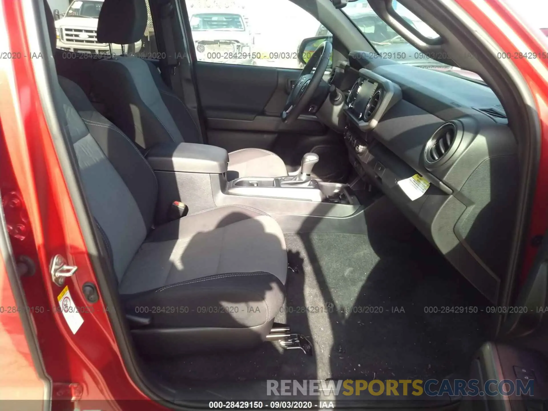 5 fotografías del automóvil dañado 3TMCZ5AN9LM310482 TOYOTA TACOMA 4WD 2020