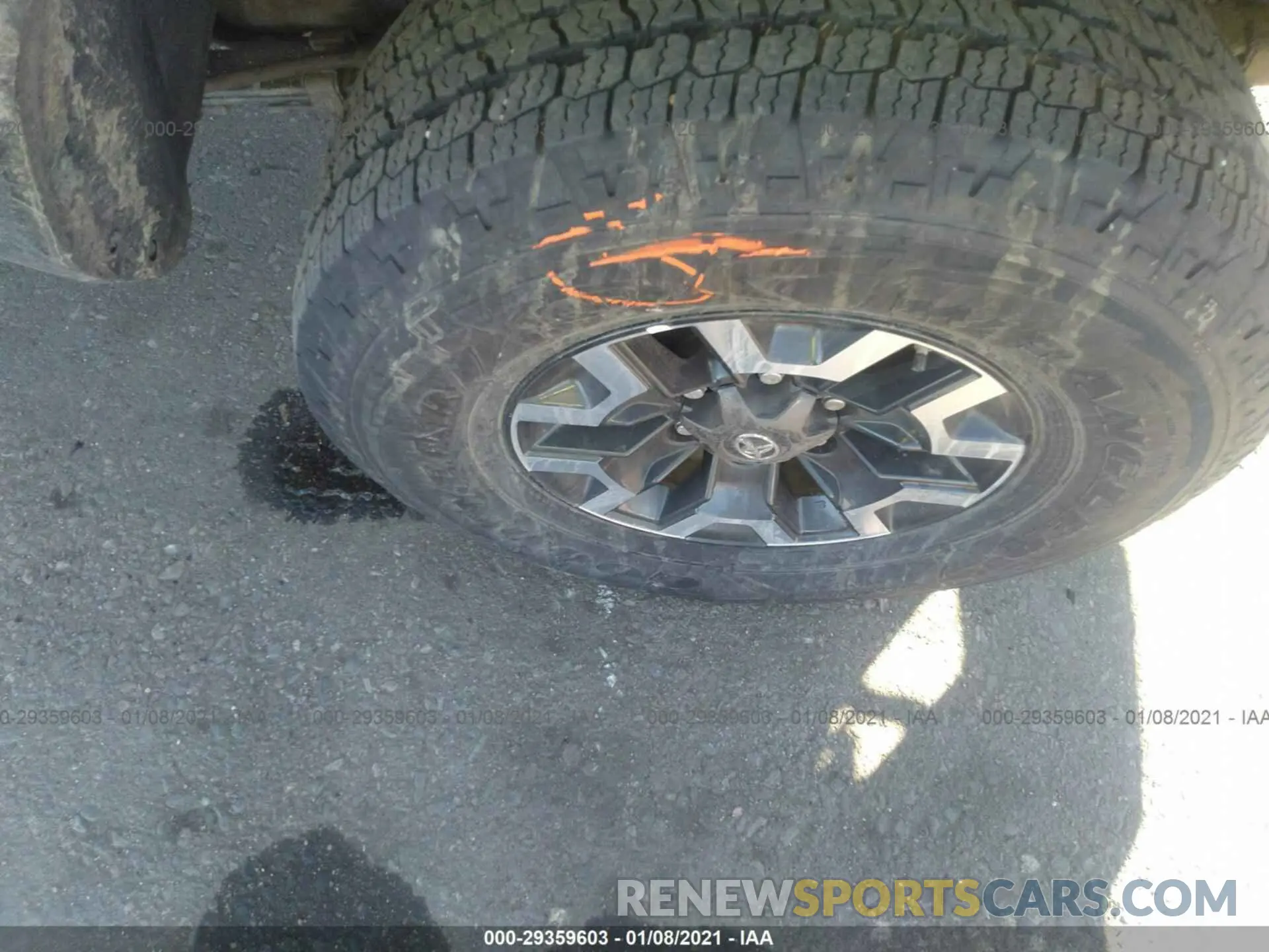 13 fotografías del automóvil dañado 3TMCZ5AN9LM321837 TOYOTA TACOMA 4WD 2020