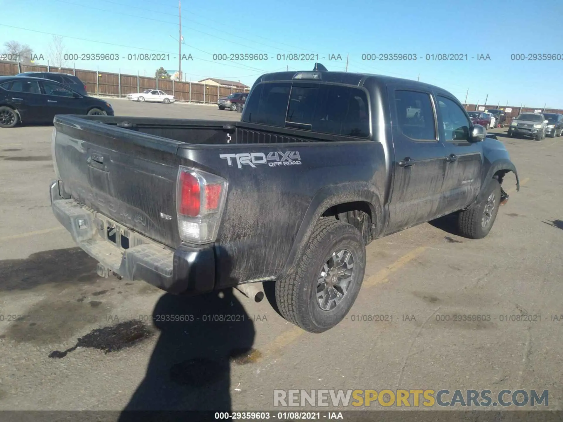 4 fotografías del automóvil dañado 3TMCZ5AN9LM321837 TOYOTA TACOMA 4WD 2020