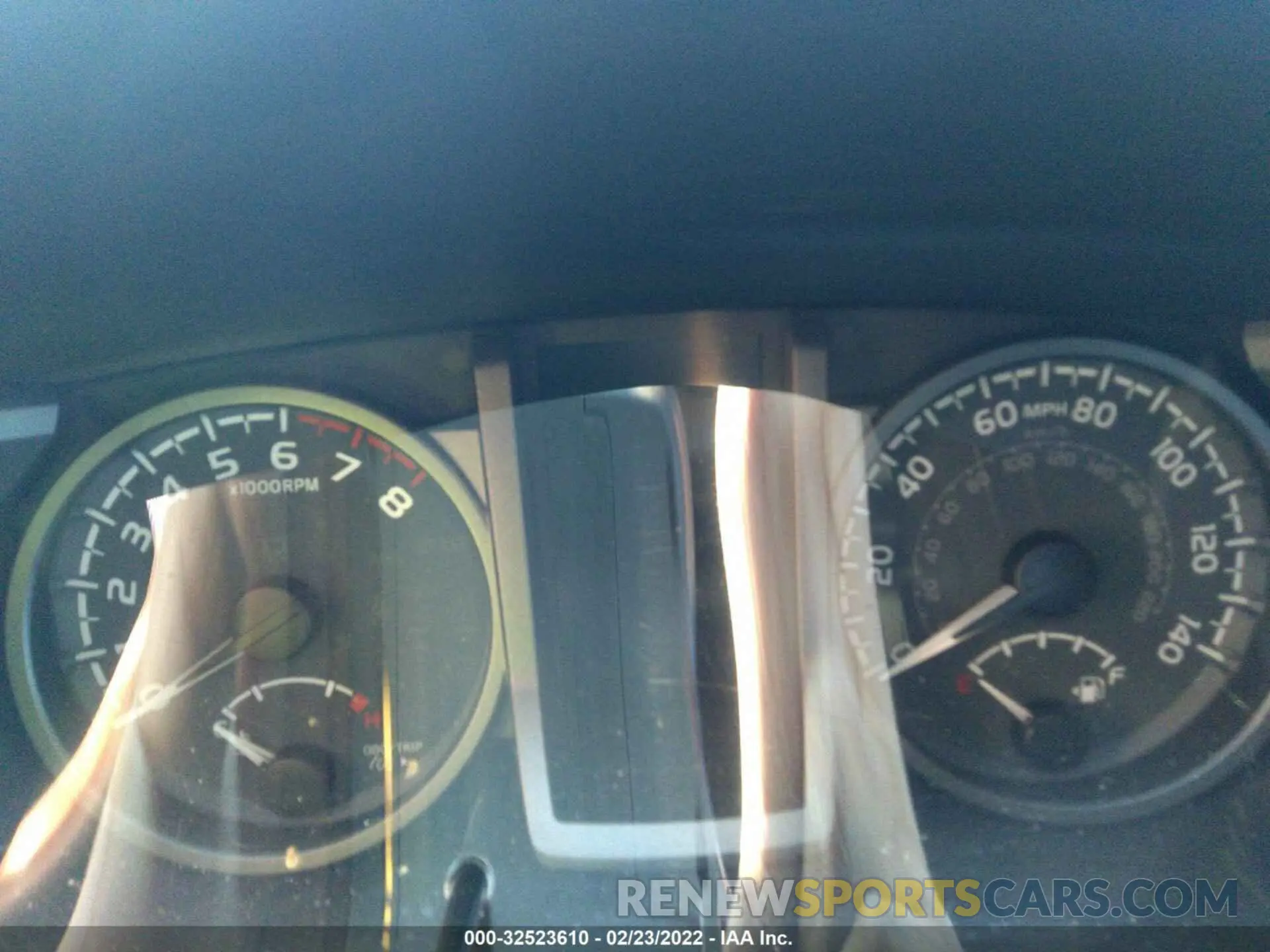 7 fotografías del automóvil dañado 3TMDZ5BN2LM089259 TOYOTA TACOMA 4WD 2020