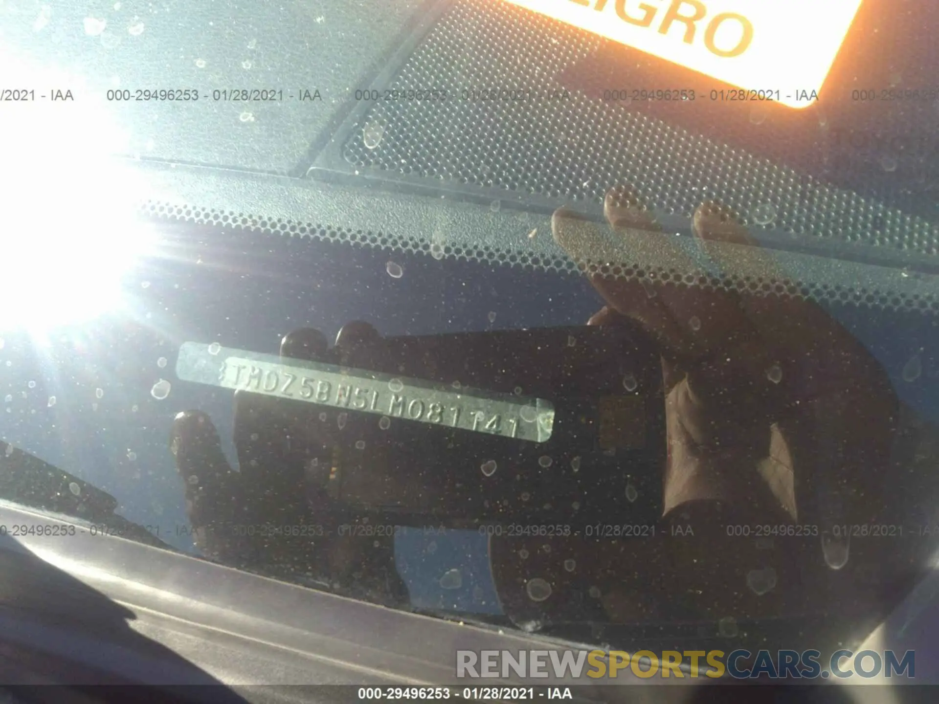 9 fotografías del automóvil dañado 3TMDZ5BN5LM081141 TOYOTA TACOMA 4WD 2020