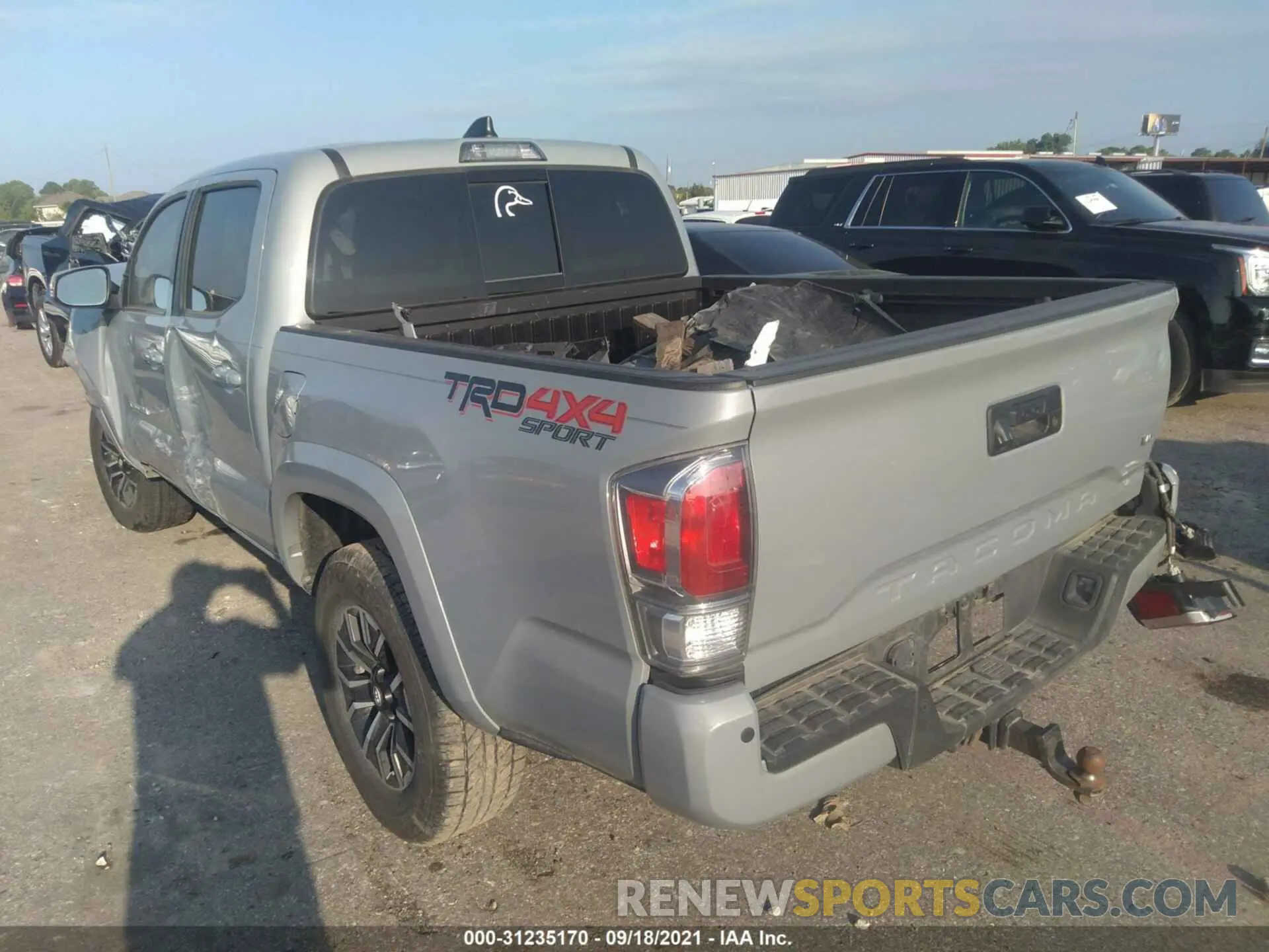 3 fotografías del automóvil dañado 5TFCZ5AN9LX234921 TOYOTA TACOMA 4WD 2020