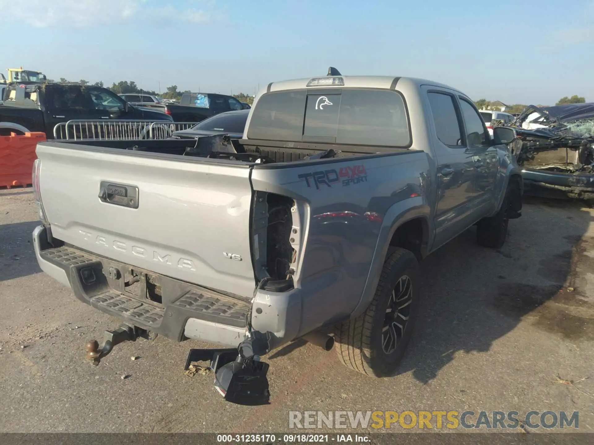4 fotografías del automóvil dañado 5TFCZ5AN9LX234921 TOYOTA TACOMA 4WD 2020