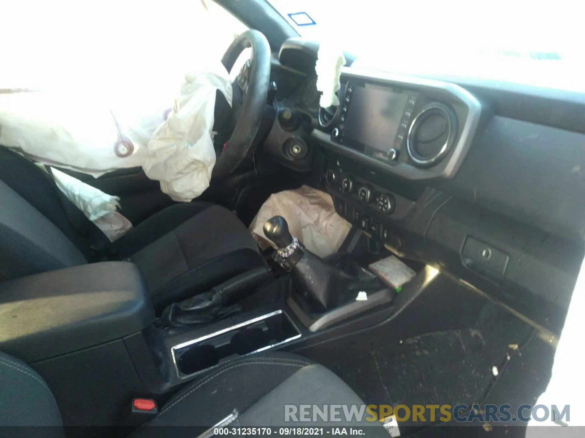 5 fotografías del automóvil dañado 5TFCZ5AN9LX234921 TOYOTA TACOMA 4WD 2020