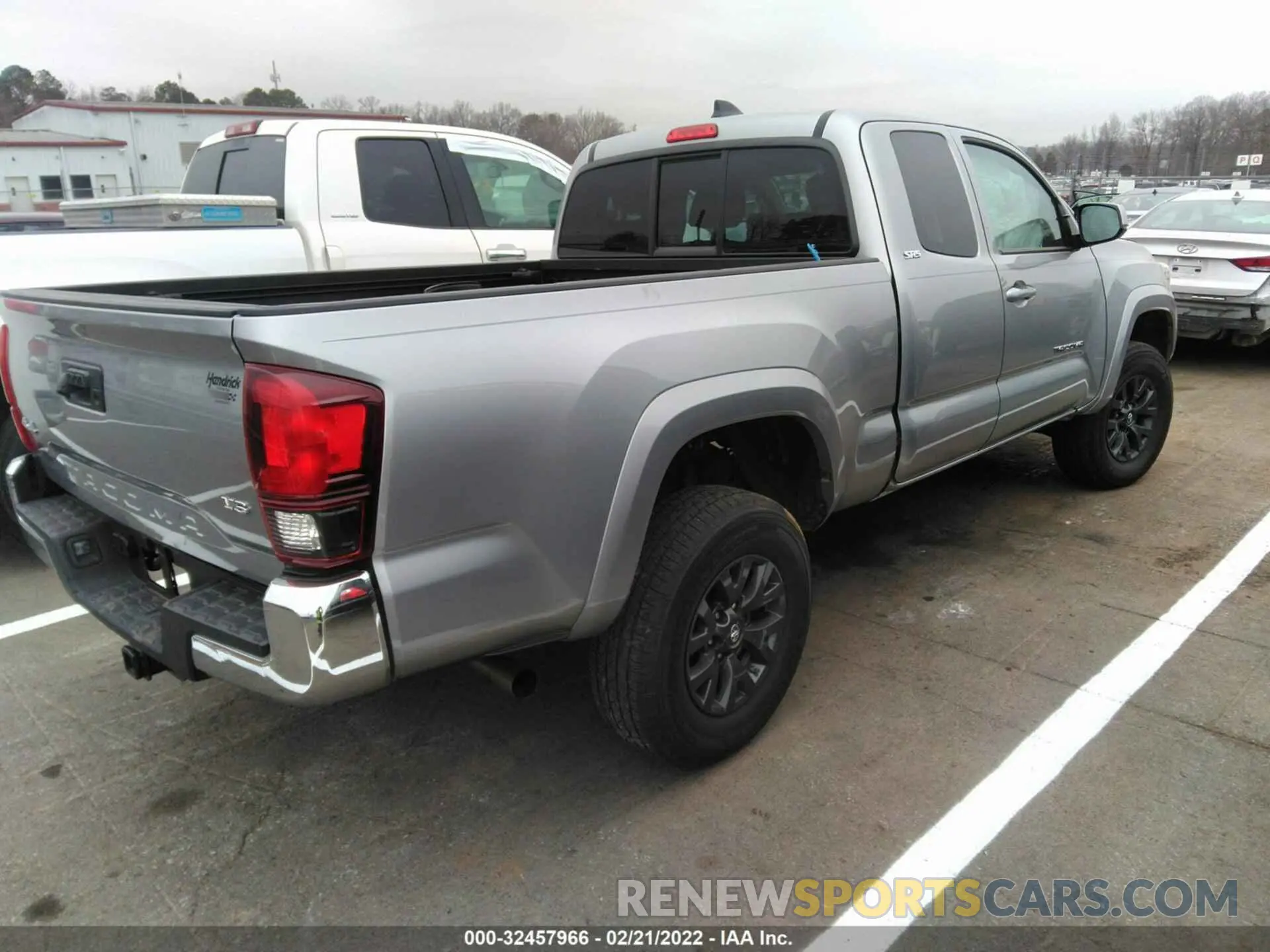 4 fotografías del automóvil dañado 5TFSZ5AN2LX225165 TOYOTA TACOMA 4WD 2020