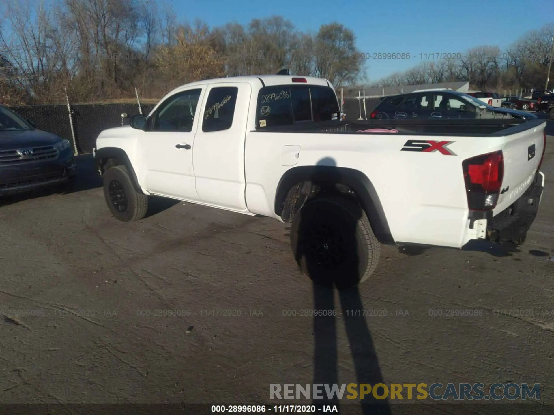 3 fotografías del automóvil dañado 5TFSZ5AN5LX212393 TOYOTA TACOMA 4WD 2020