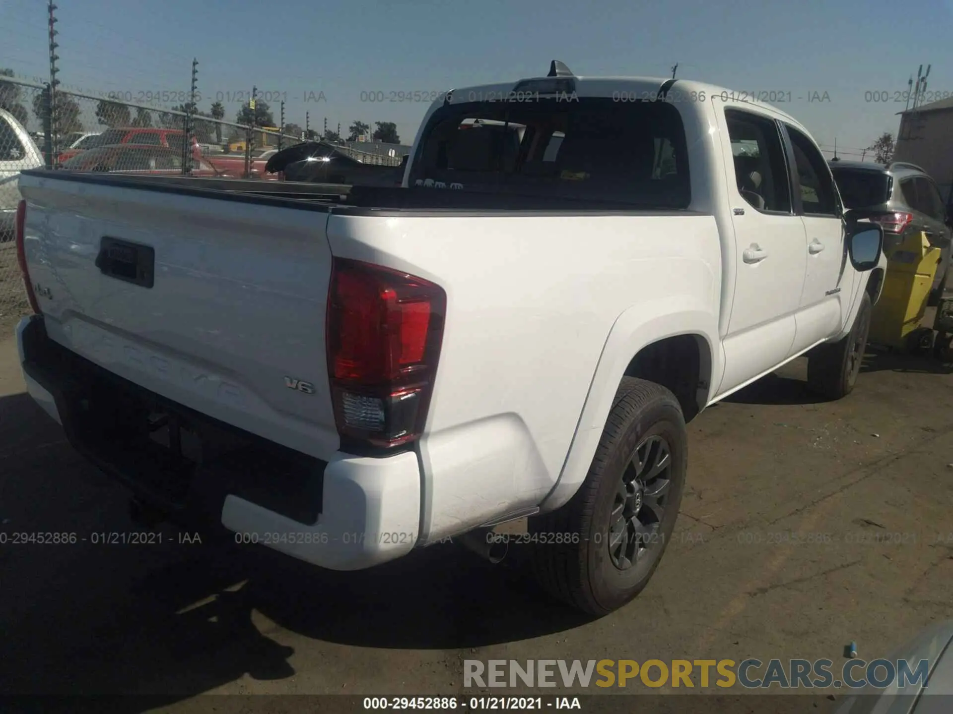4 fotografías del automóvil dañado 3TMCZ5AN0MM384942 TOYOTA TACOMA 4WD 2021