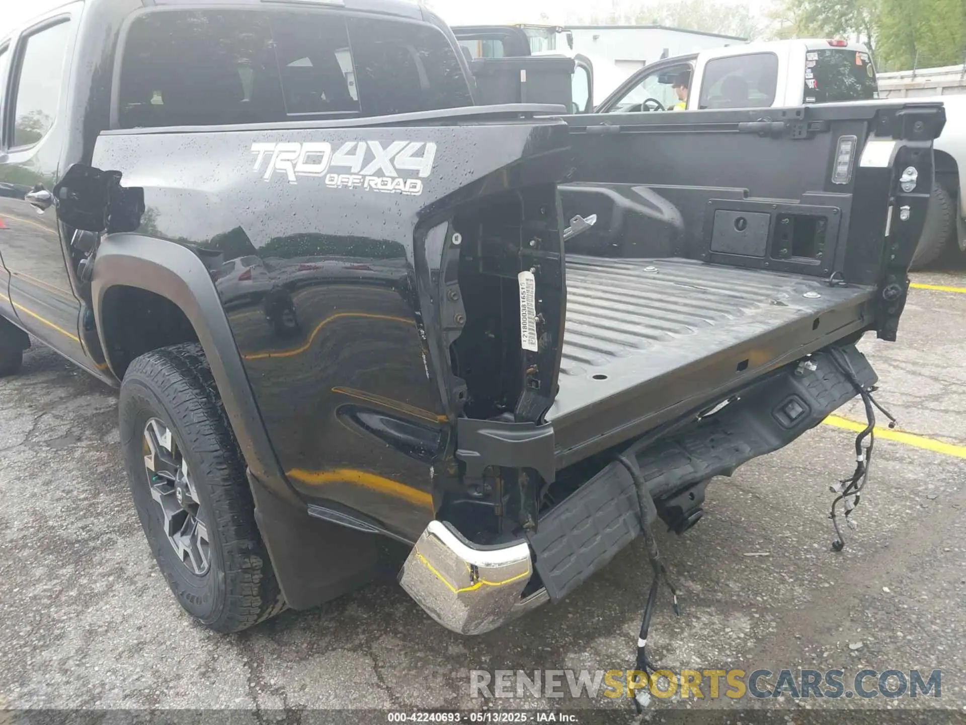 12 fotografías del automóvil dañado 3TMCZ5AN0MM417261 TOYOTA TACOMA 4WD 2021
