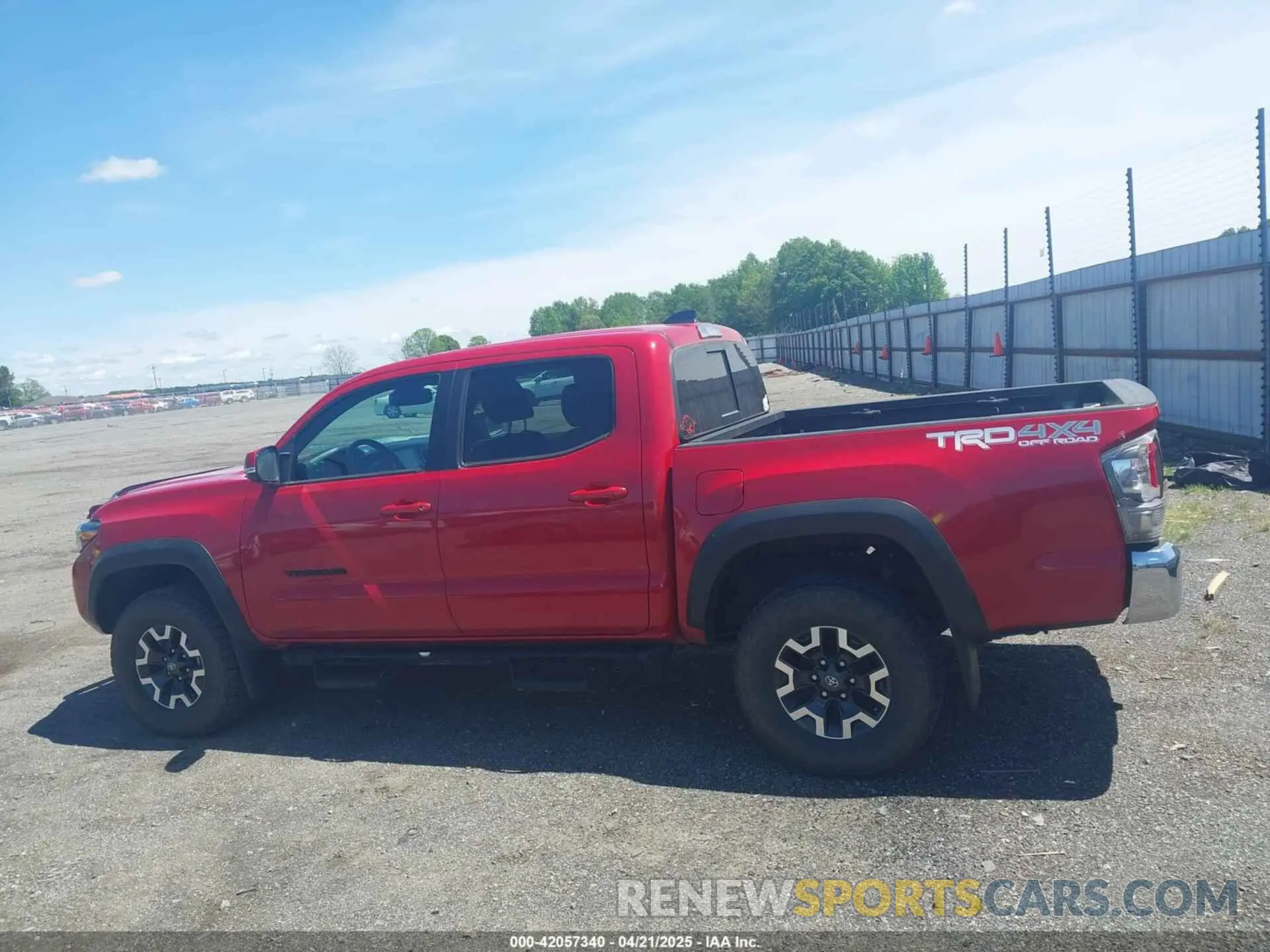 14 fotografías del automóvil dañado 3TMCZ5AN0MM450583 TOYOTA TACOMA 4WD 2021