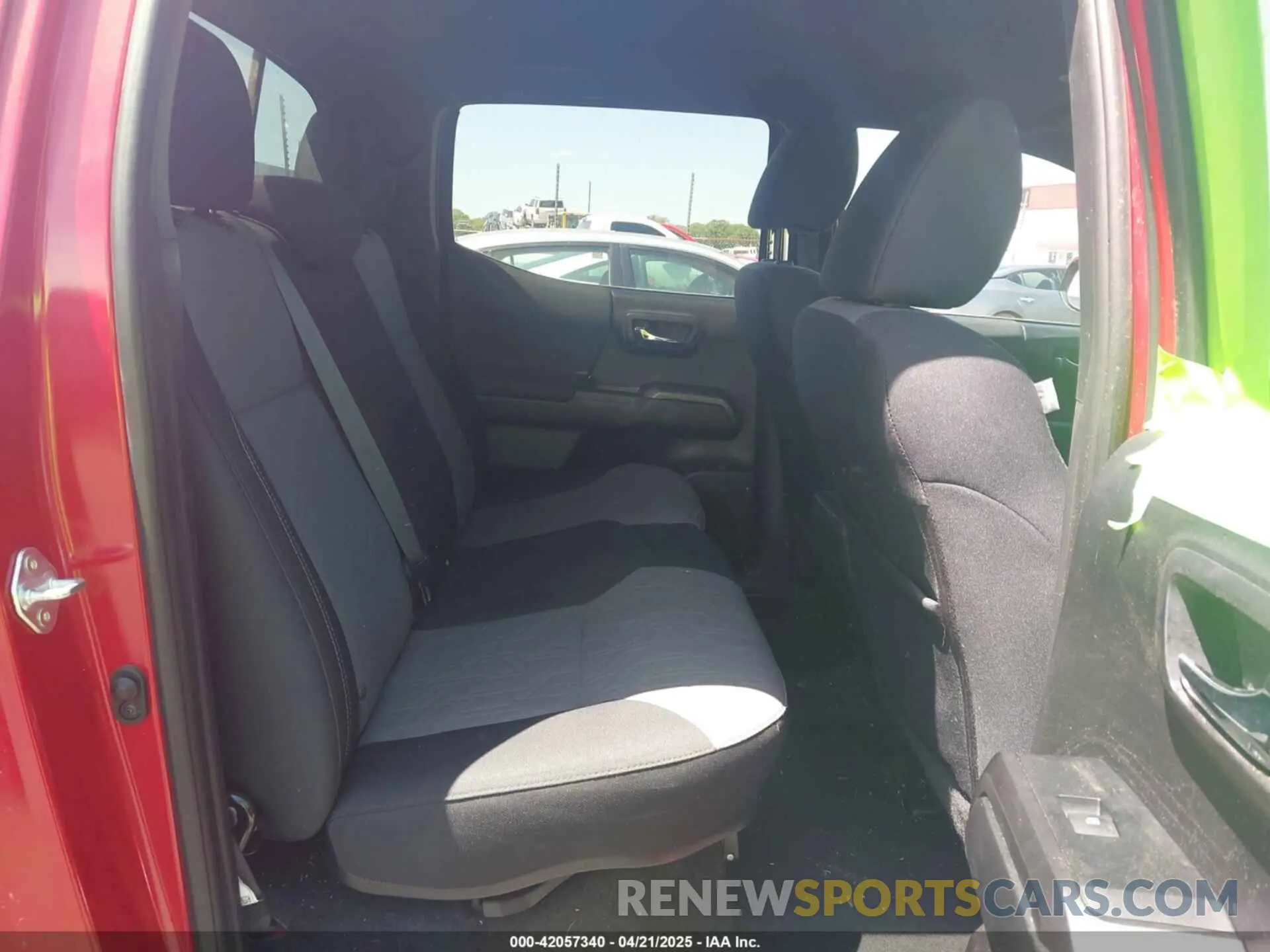 8 fotografías del automóvil dañado 3TMCZ5AN0MM450583 TOYOTA TACOMA 4WD 2021