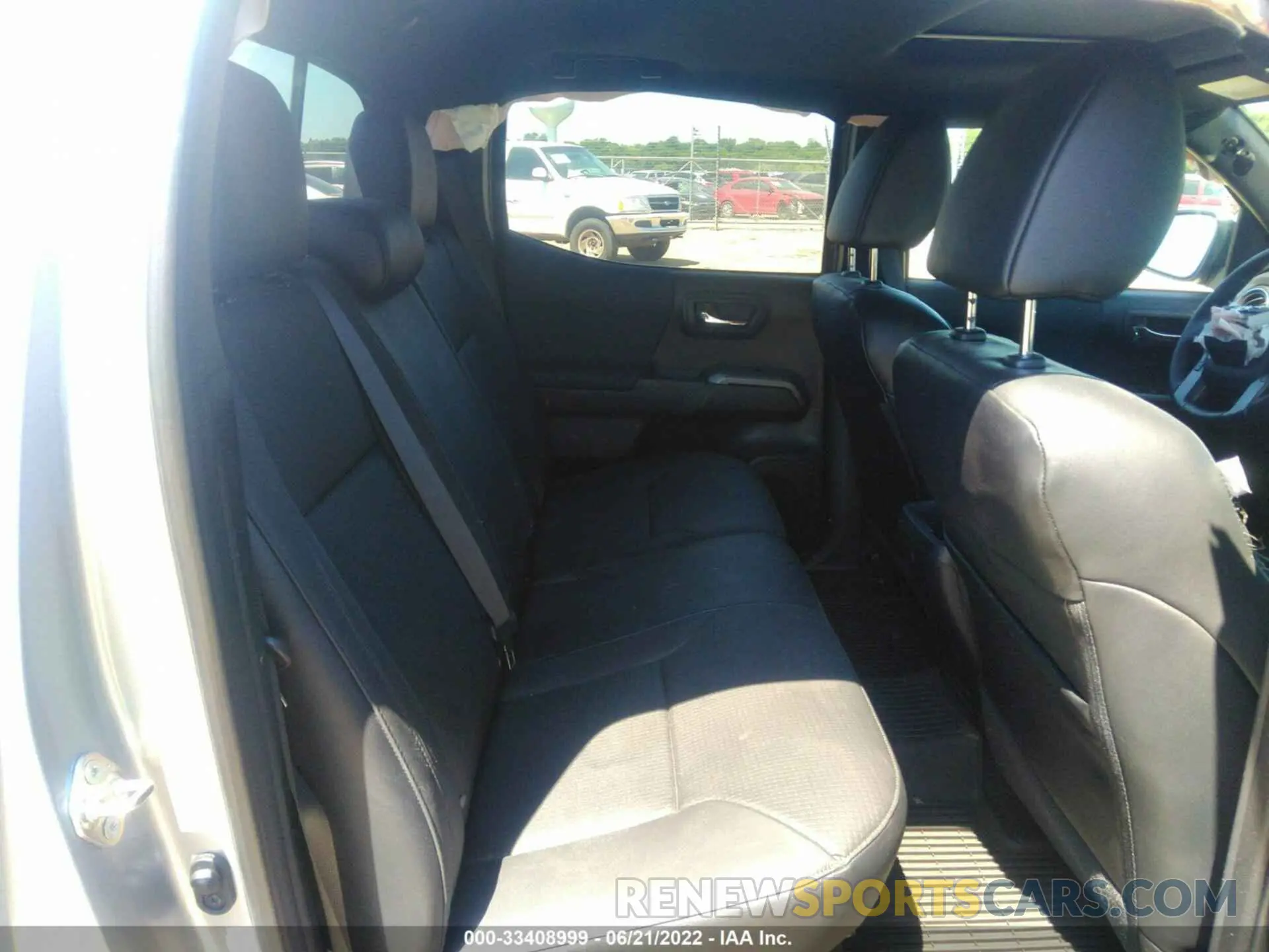 8 fotografías del automóvil dañado 3TMCZ5AN4MM371188 TOYOTA TACOMA 4WD 2021