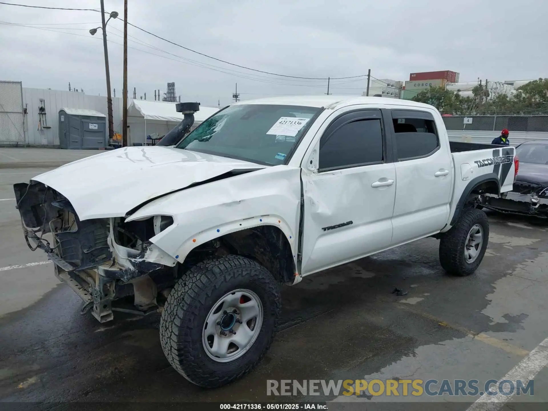 2 fotografías del automóvil dañado 3TMCZ5AN6MM417278 TOYOTA TACOMA 4WD 2021