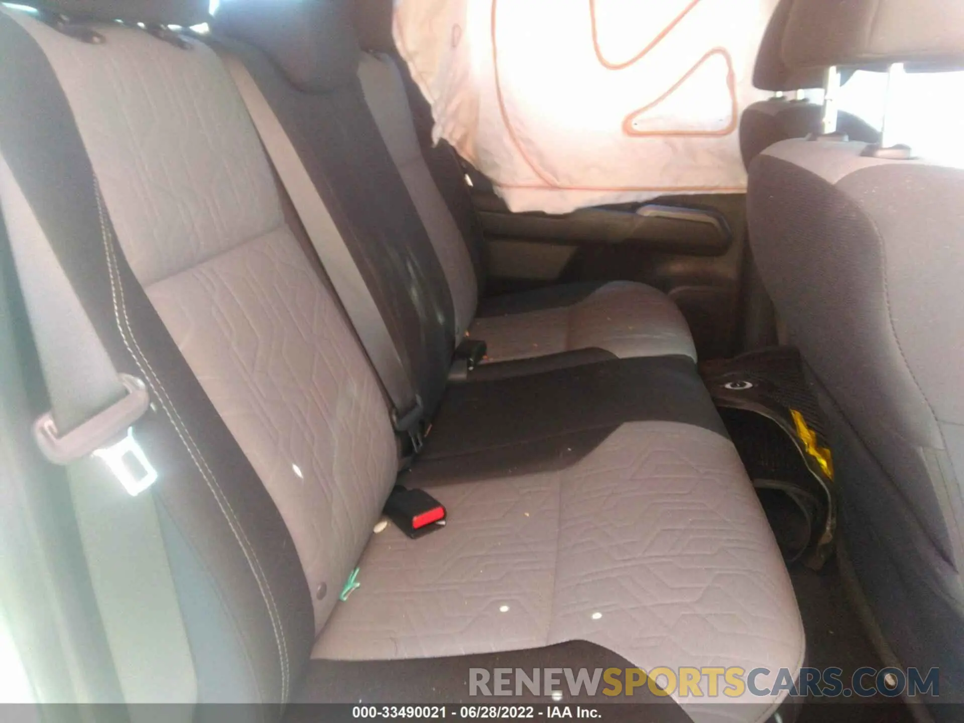 8 fotografías del automóvil dañado 3TMCZ5AN8MM423230 TOYOTA TACOMA 4WD 2021