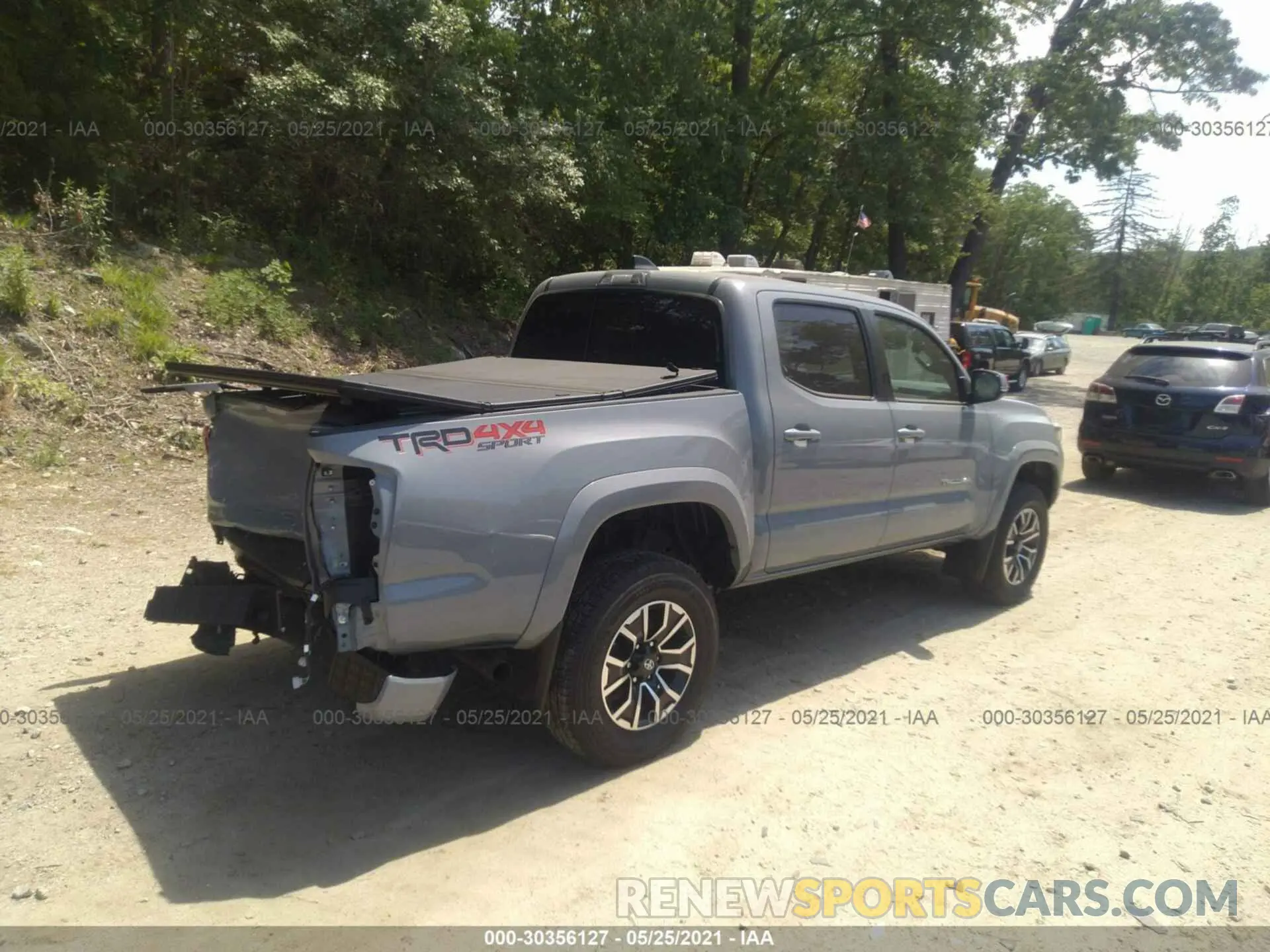 4 fotografías del automóvil dañado 3TMCZ5ANXMM372085 TOYOTA TACOMA 4WD 2021