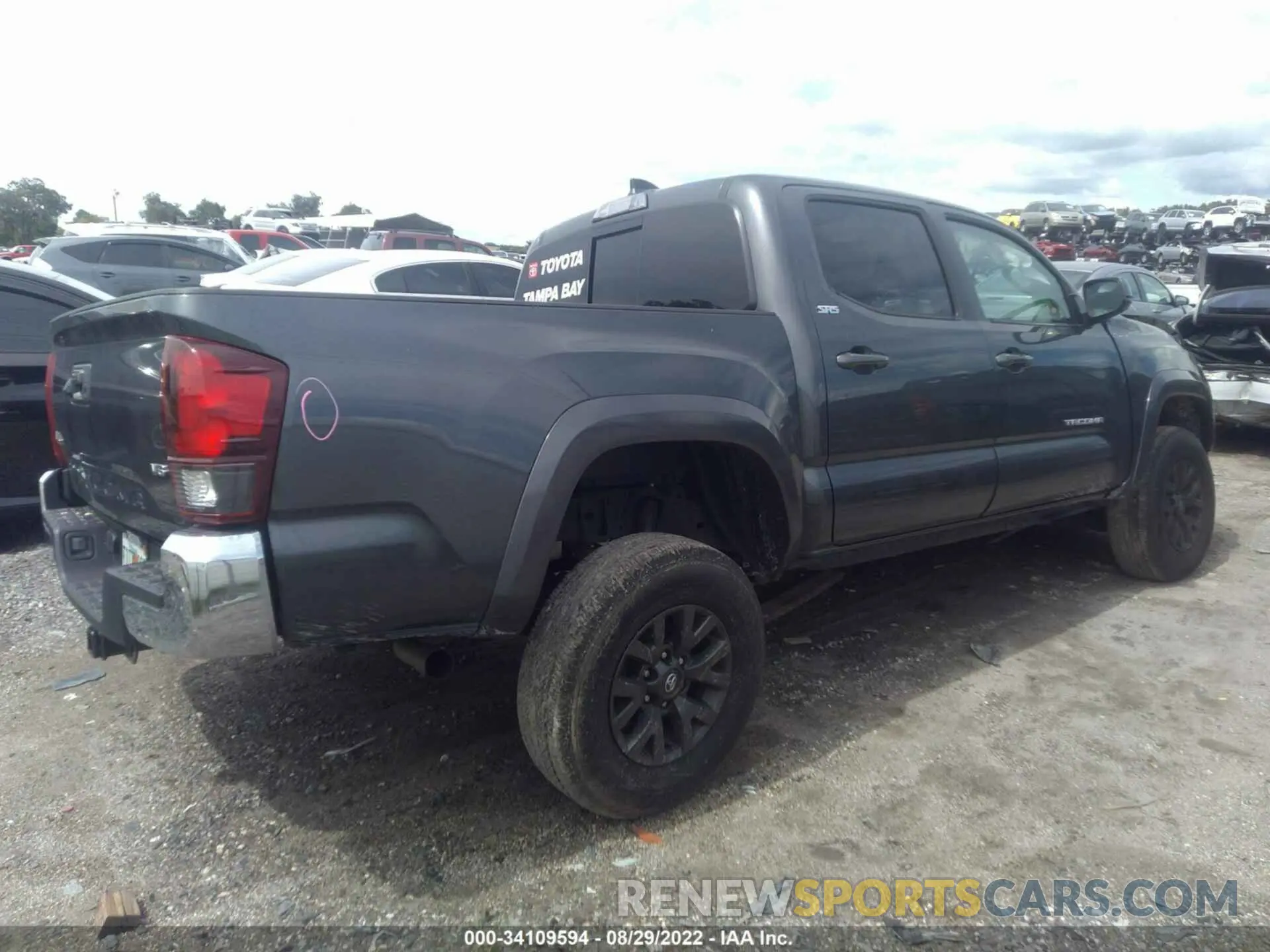 4 fotografías del automóvil dañado 3TMCZ5ANXMM431622 TOYOTA TACOMA 4WD 2021