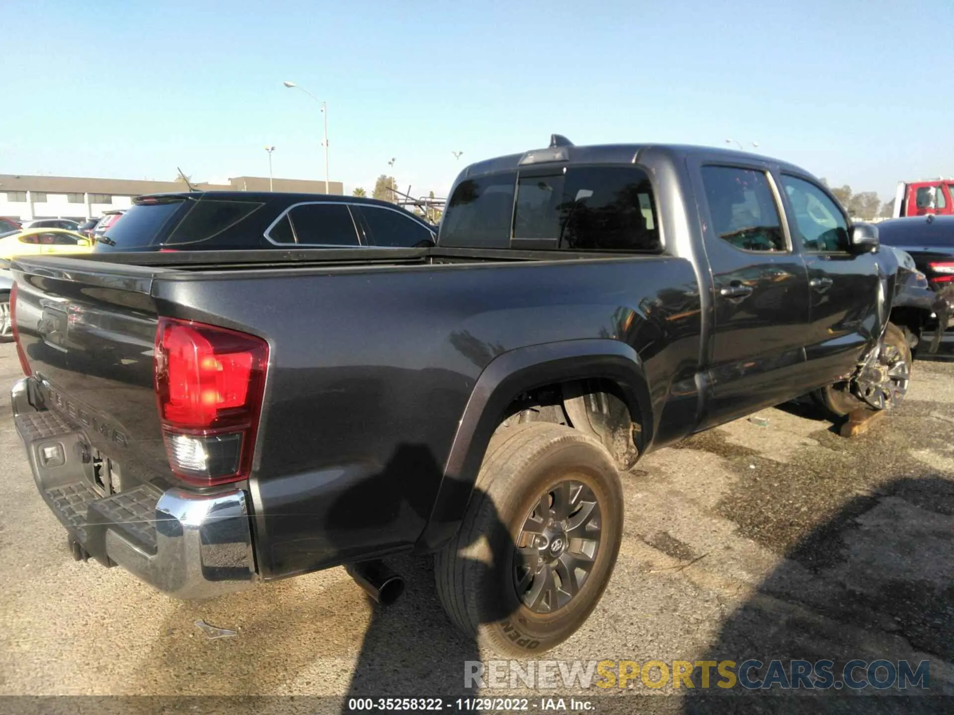 4 fotografías del automóvil dañado 3TMDZ5BN0MM110515 TOYOTA TACOMA 4WD 2021