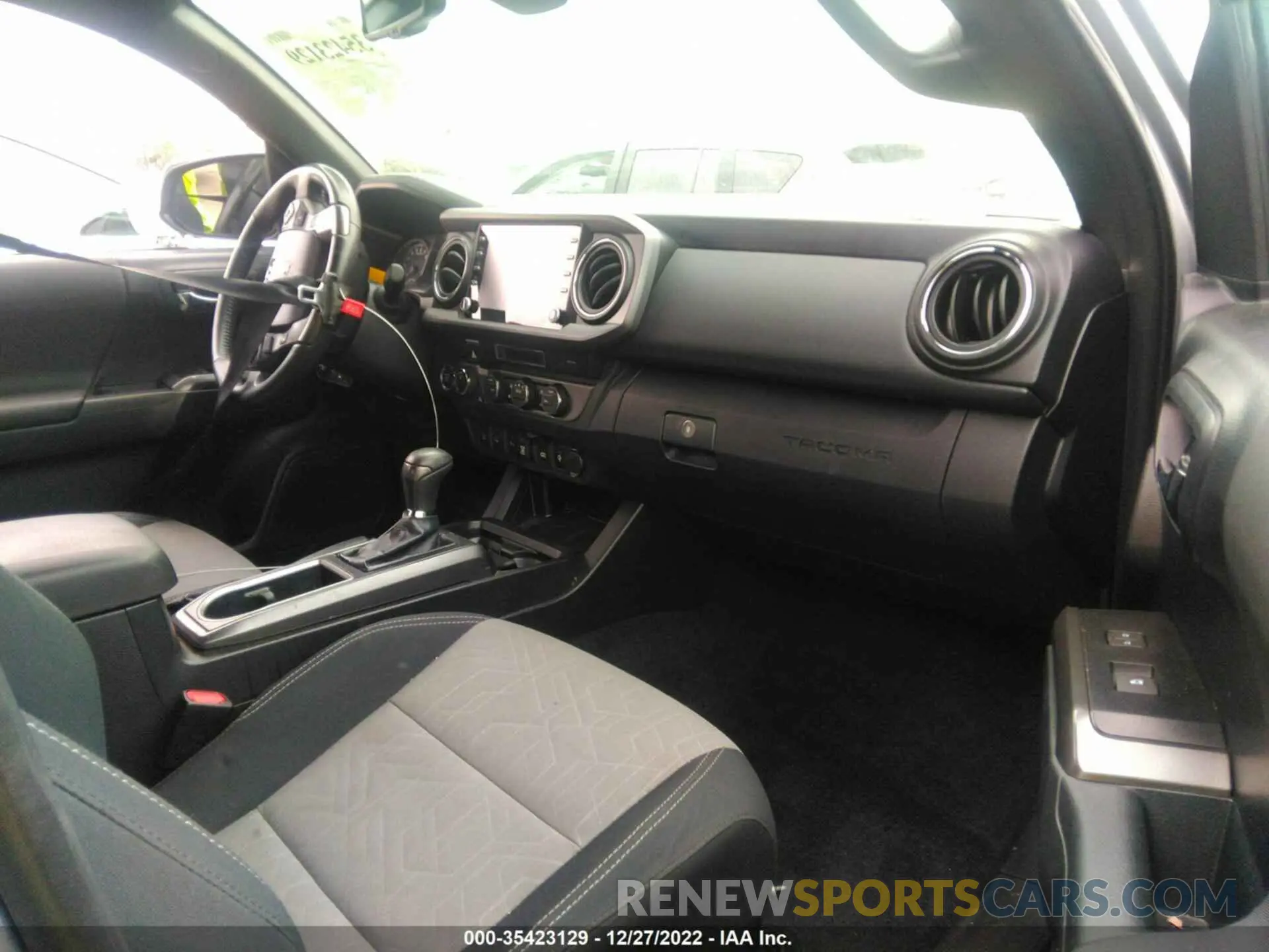5 fotografías del automóvil dañado 3TMDZ5BN1MM105002 TOYOTA TACOMA 4WD 2021