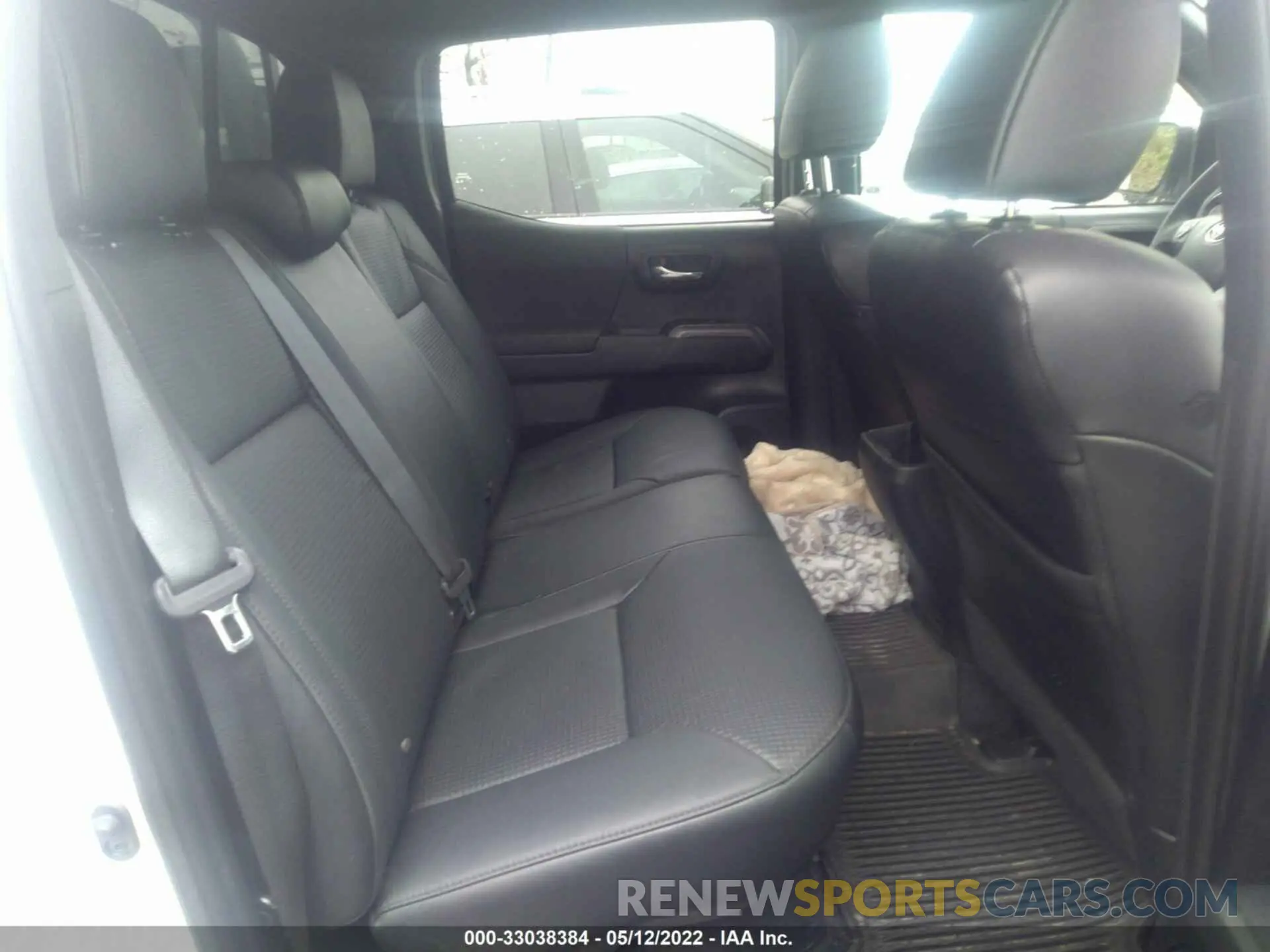 8 fotografías del automóvil dañado 3TMDZ5BN7MM117526 TOYOTA TACOMA 4WD 2021