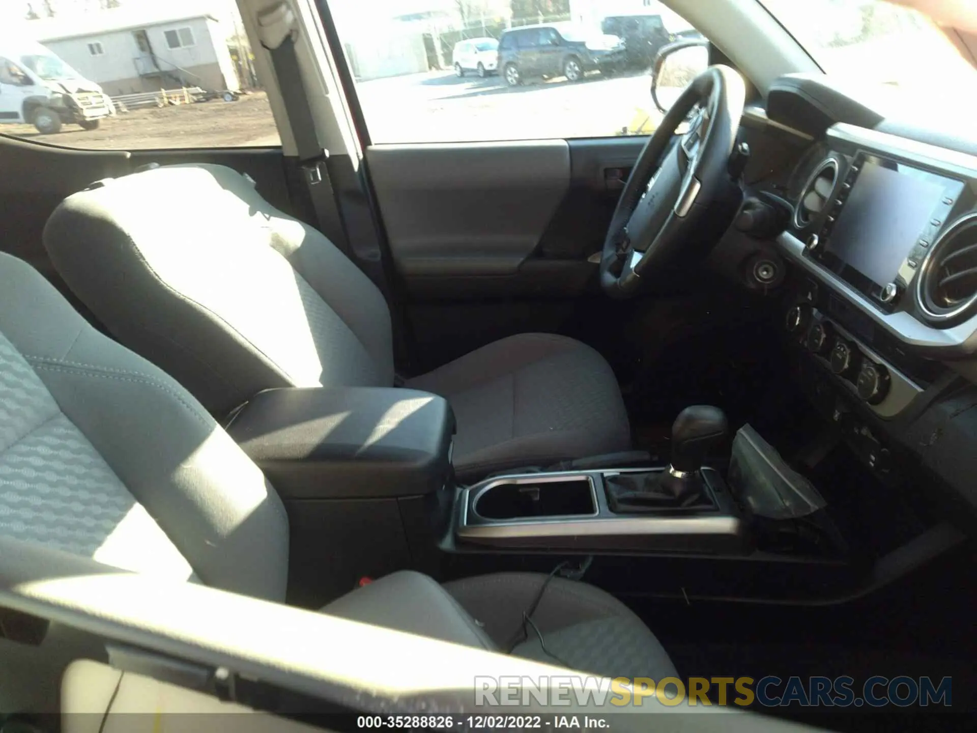 5 fotografías del automóvil dañado 3TYCZ5AN4MT028675 TOYOTA TACOMA 4WD 2021