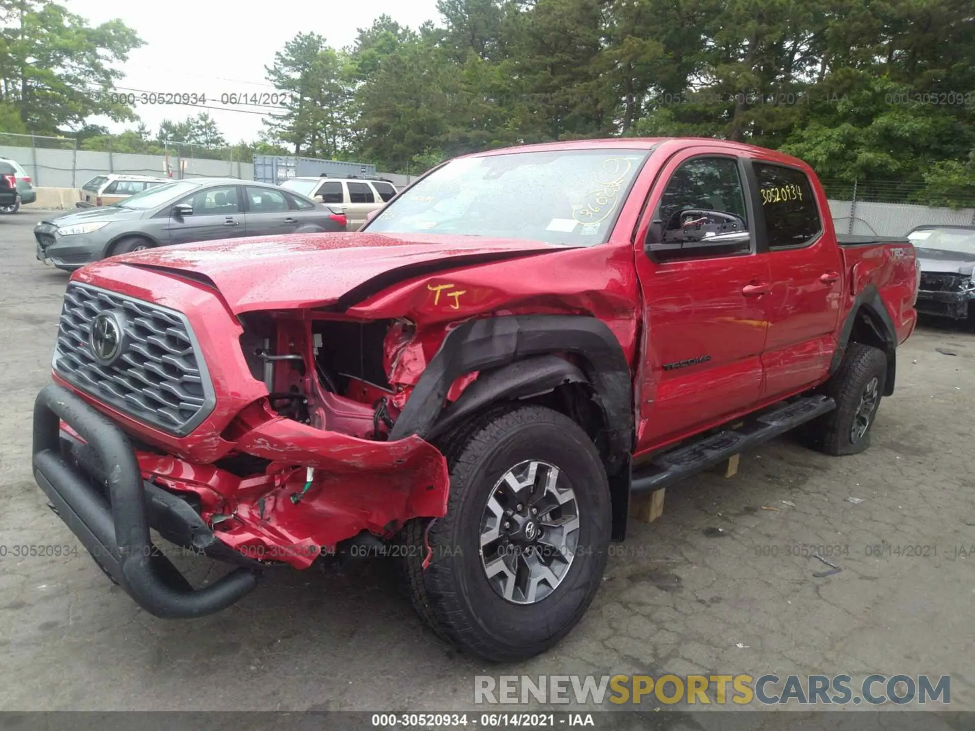 2 fotografías del automóvil dañado 3TYCZ5ANXMT023223 TOYOTA TACOMA 4WD 2021