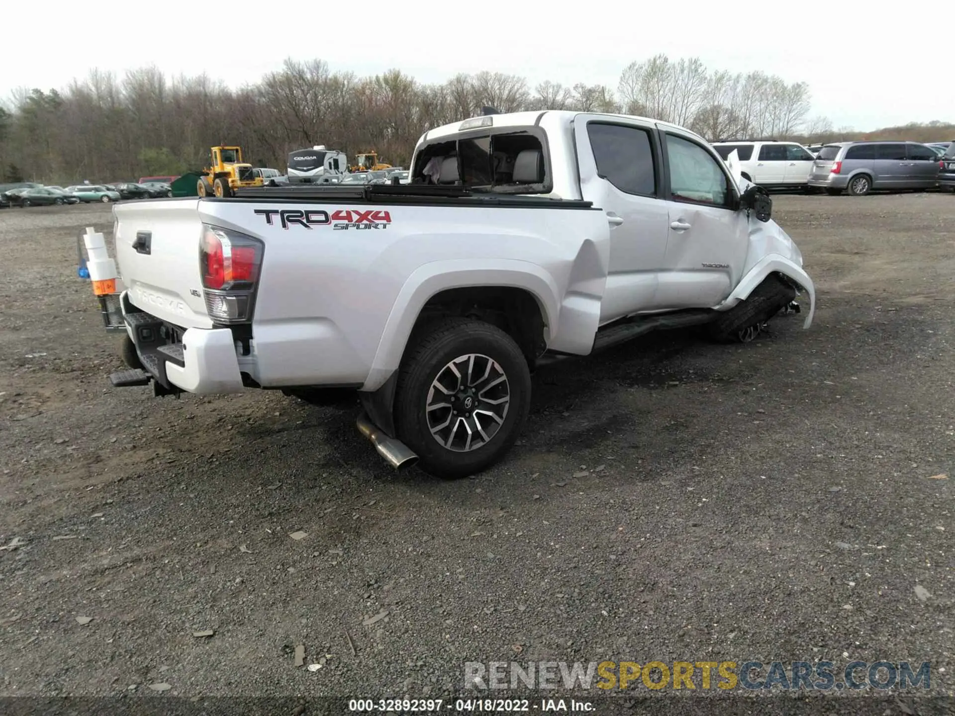 4 fotografías del automóvil dañado 3TYDZ5BN3MT001308 TOYOTA TACOMA 4WD 2021