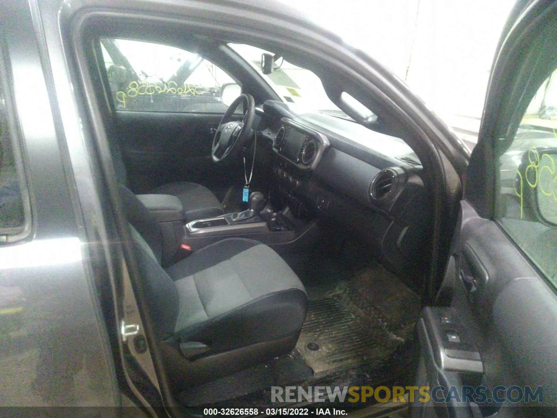 5 fotografías del automóvil dañado 3TYDZ5BN4MT002144 TOYOTA TACOMA 4WD 2021