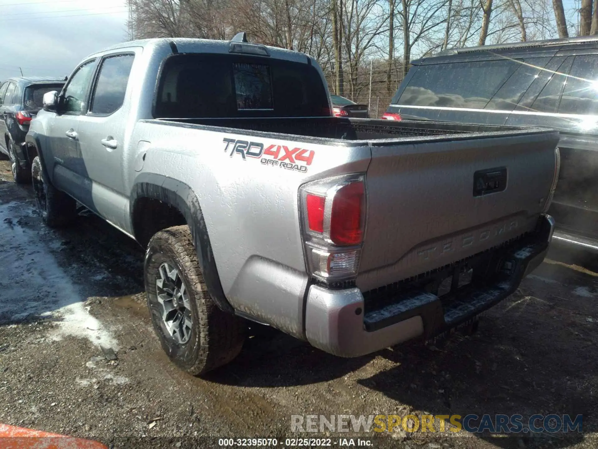 3 fotografías del automóvil dañado 5TFCZ5AN8MX264056 TOYOTA TACOMA 4WD 2021