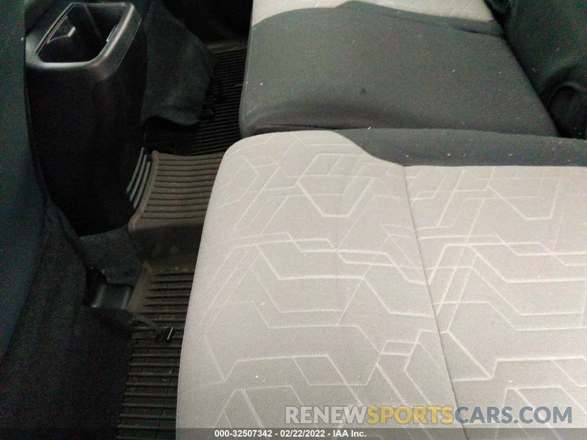 8 fotografías del automóvil dañado 3TMCZ5AN0NM465859 TOYOTA TACOMA 4WD 2022