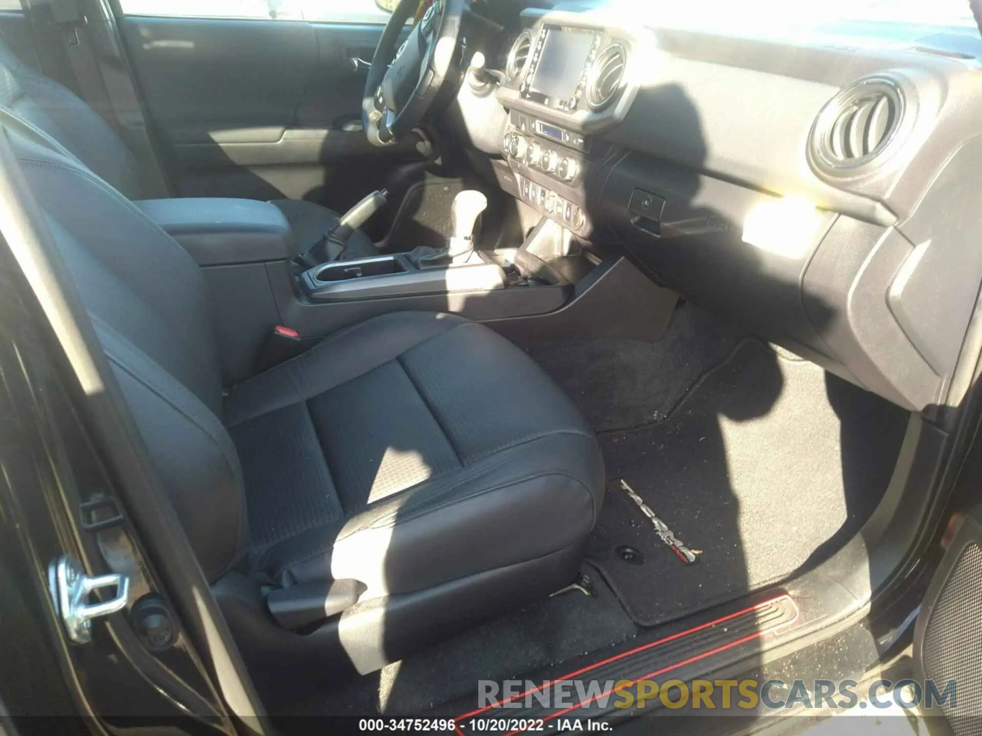 5 fotografías del automóvil dañado 3TMCZ5AN5NM458616 TOYOTA TACOMA 4WD 2022