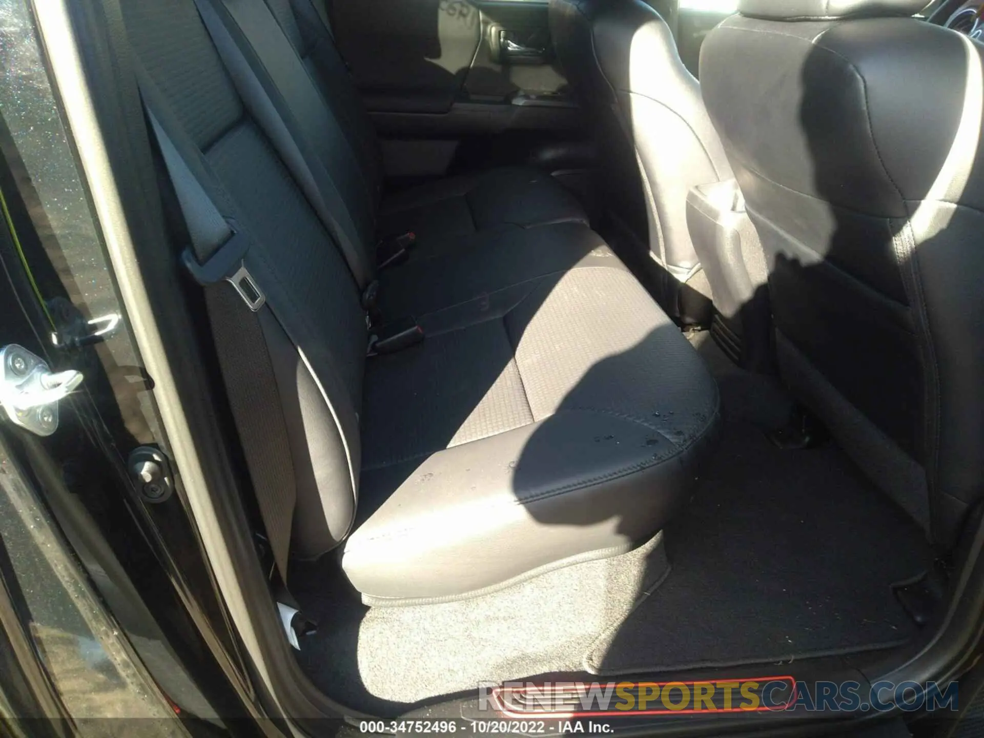 8 fotografías del automóvil dañado 3TMCZ5AN5NM458616 TOYOTA TACOMA 4WD 2022