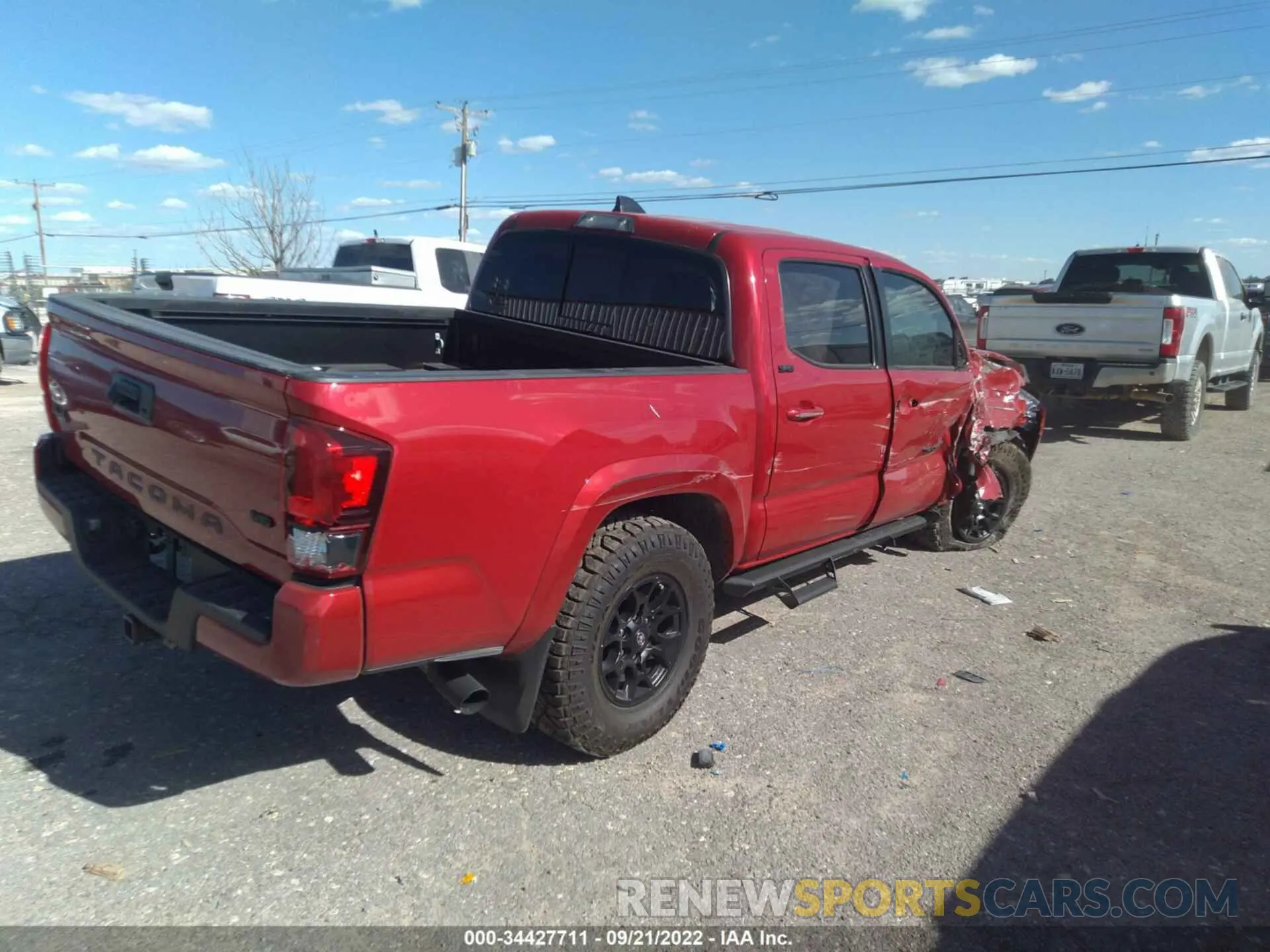 4 fotografías del automóvil dañado 3TMCZ5AN8NM508845 TOYOTA TACOMA 4WD 2022