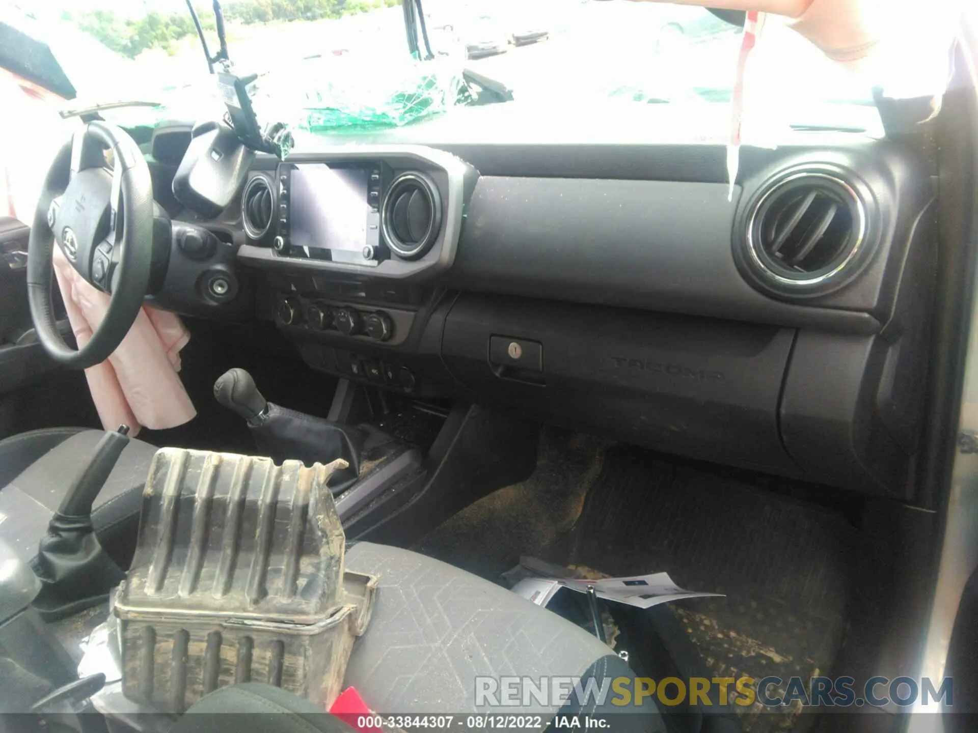 5 fotografías del automóvil dañado 3TYCZ5AN7NT073062 TOYOTA TACOMA 4WD 2022