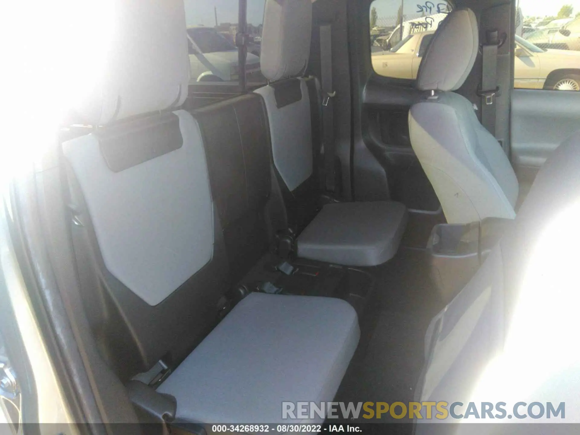 8 fotografías del automóvil dañado 3TYSZ5AN4NT060023 TOYOTA TACOMA 4WD 2022