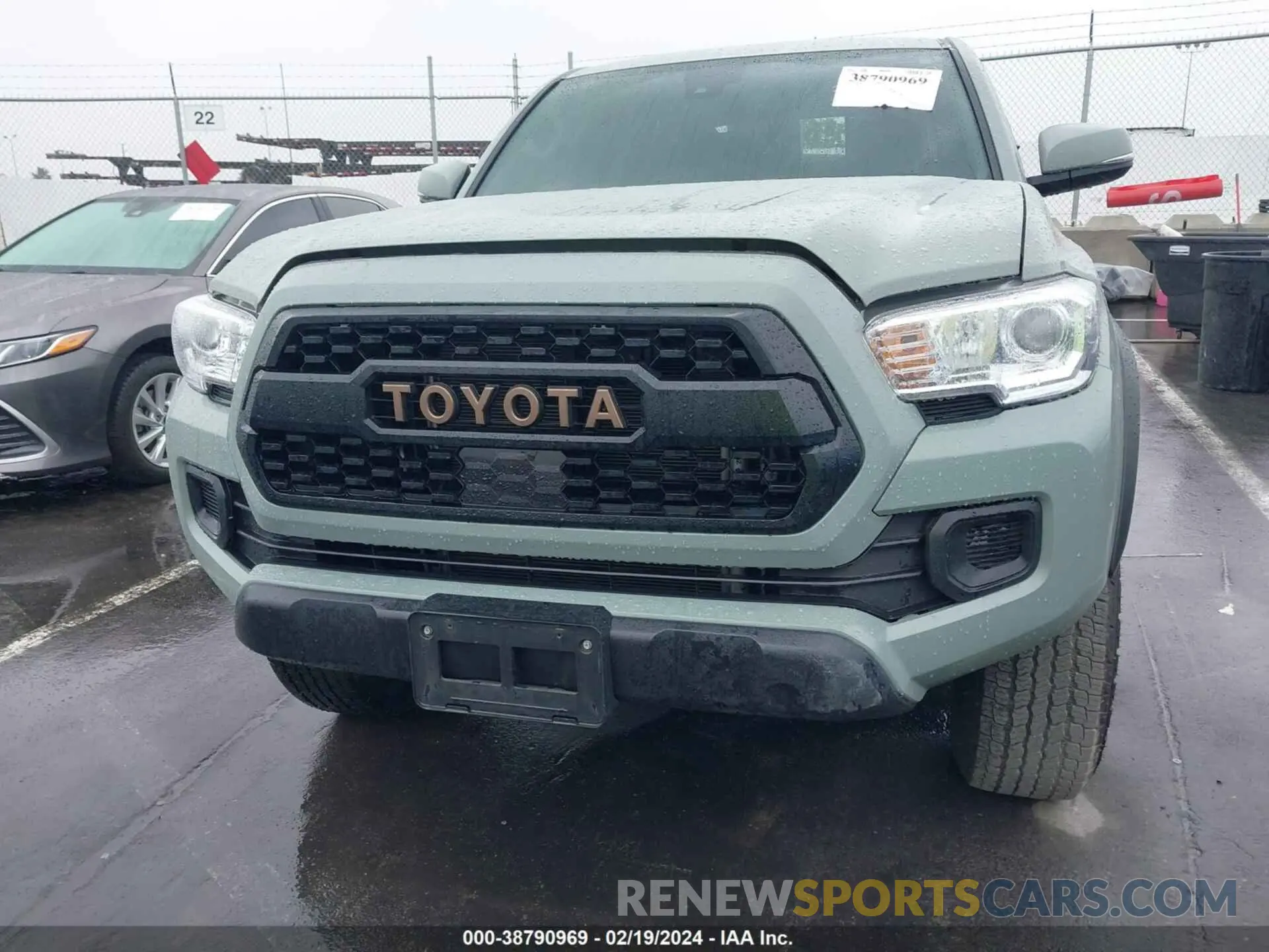 12 fotografías del automóvil dañado 3TMCZ5AN7PM612956 TOYOTA TACOMA 4WD 2023