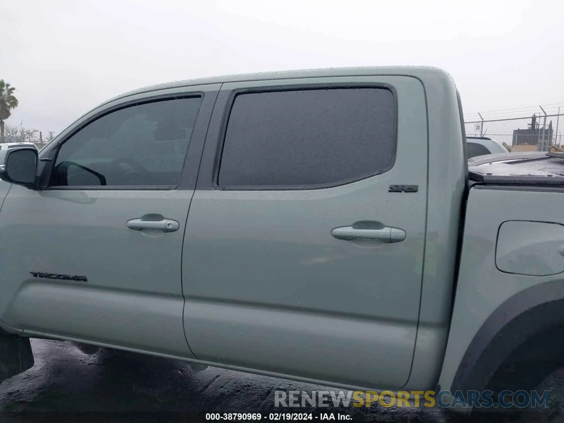 14 fotografías del automóvil dañado 3TMCZ5AN7PM612956 TOYOTA TACOMA 4WD 2023
