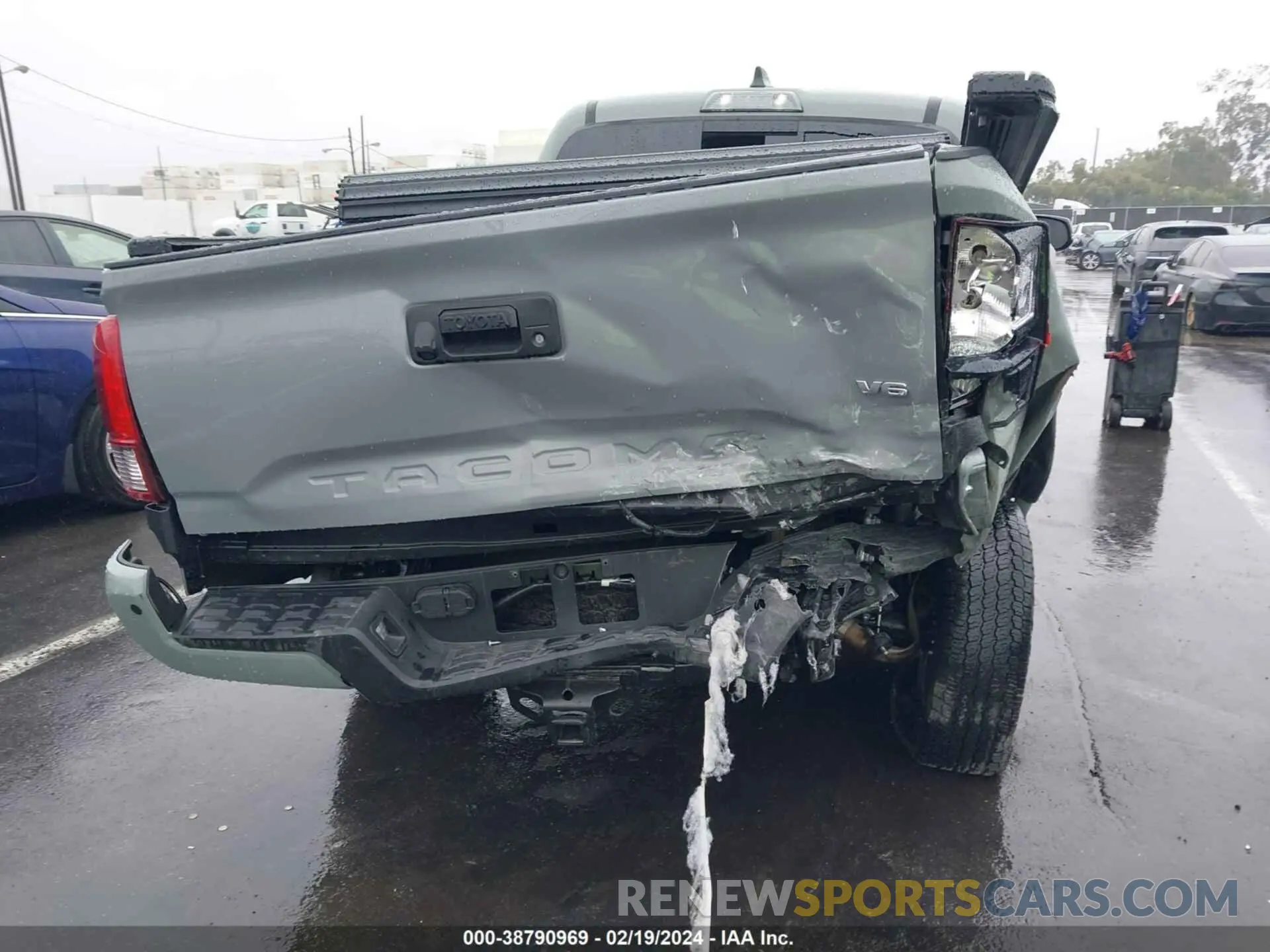 16 fotografías del automóvil dañado 3TMCZ5AN7PM612956 TOYOTA TACOMA 4WD 2023