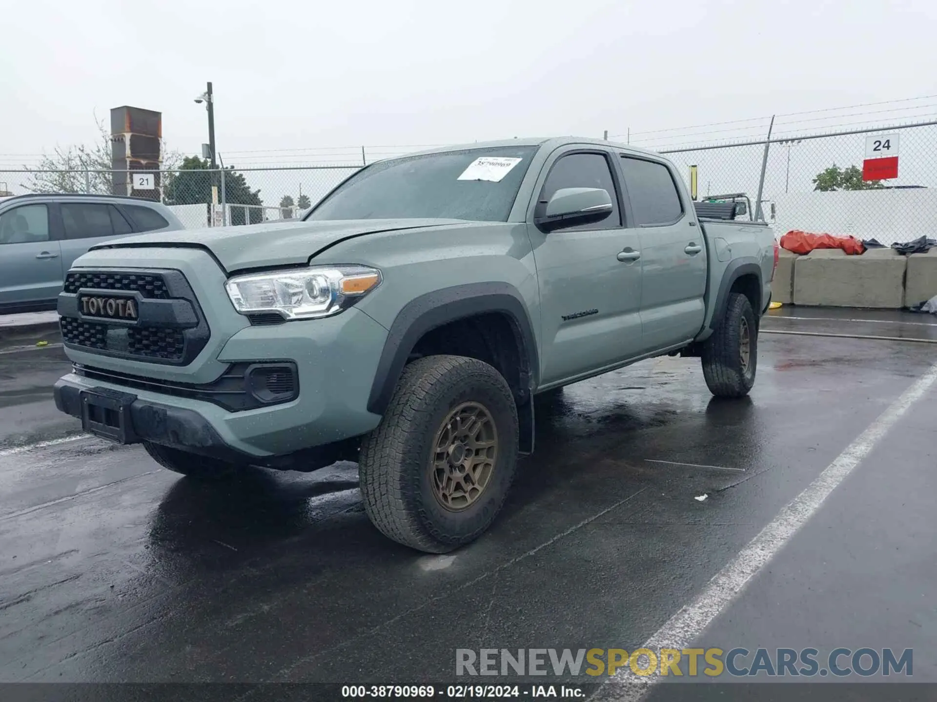 2 fotografías del automóvil dañado 3TMCZ5AN7PM612956 TOYOTA TACOMA 4WD 2023