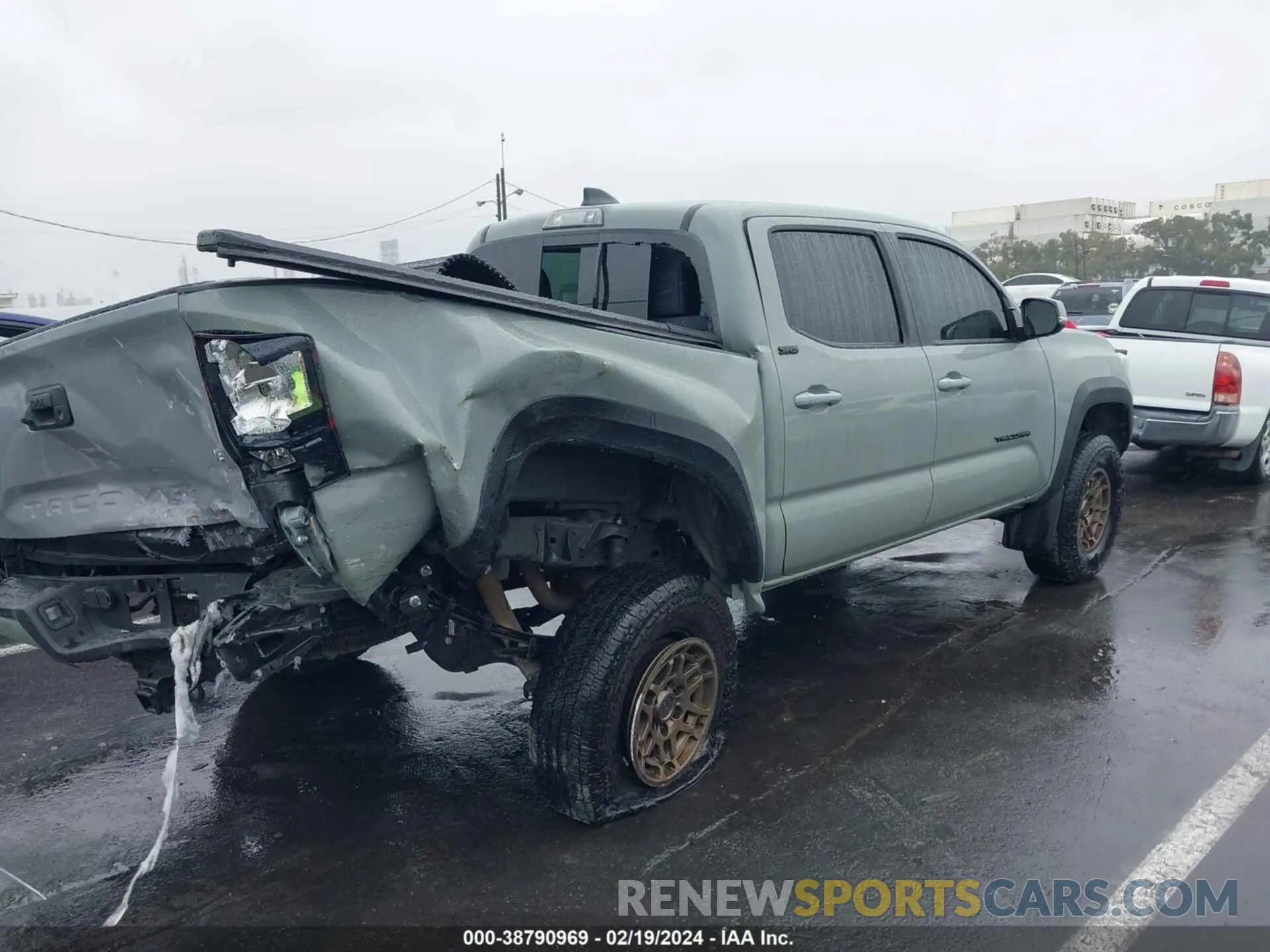 4 fotografías del automóvil dañado 3TMCZ5AN7PM612956 TOYOTA TACOMA 4WD 2023