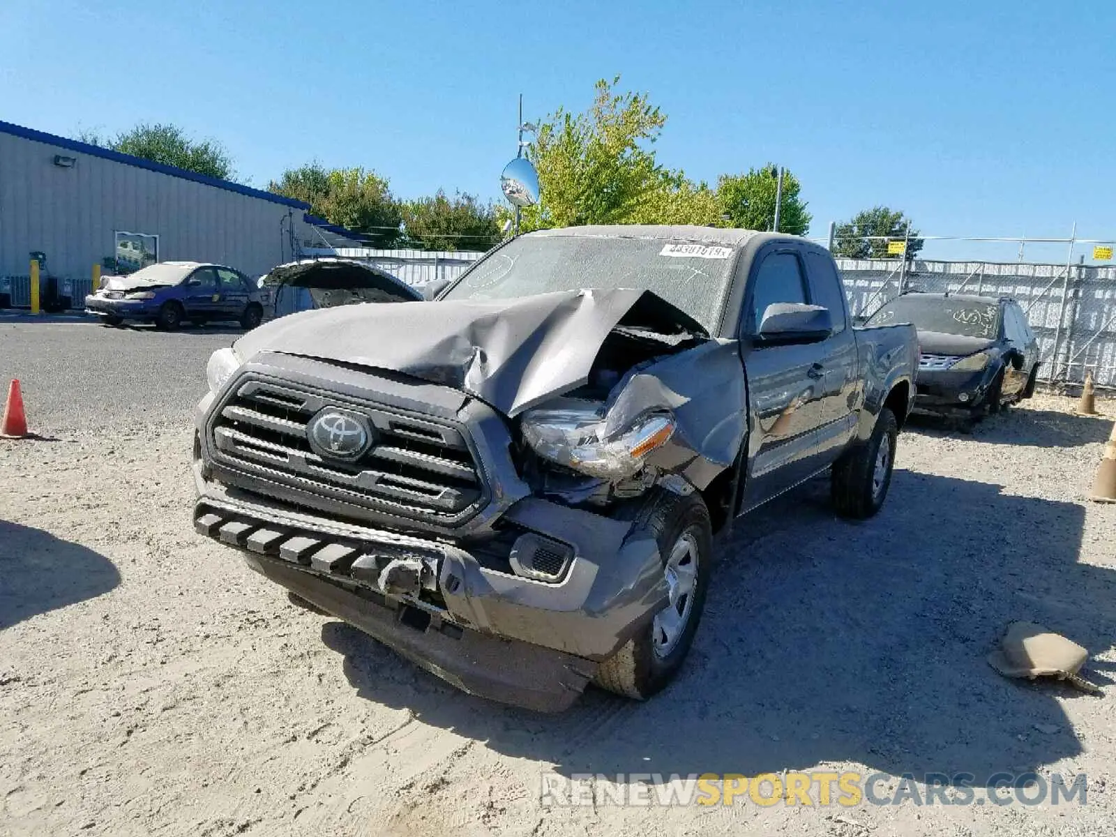 2 fotografías del automóvil dañado 5TFRX5GNXKX144294 TOYOTA TACOMA ACC 2019
